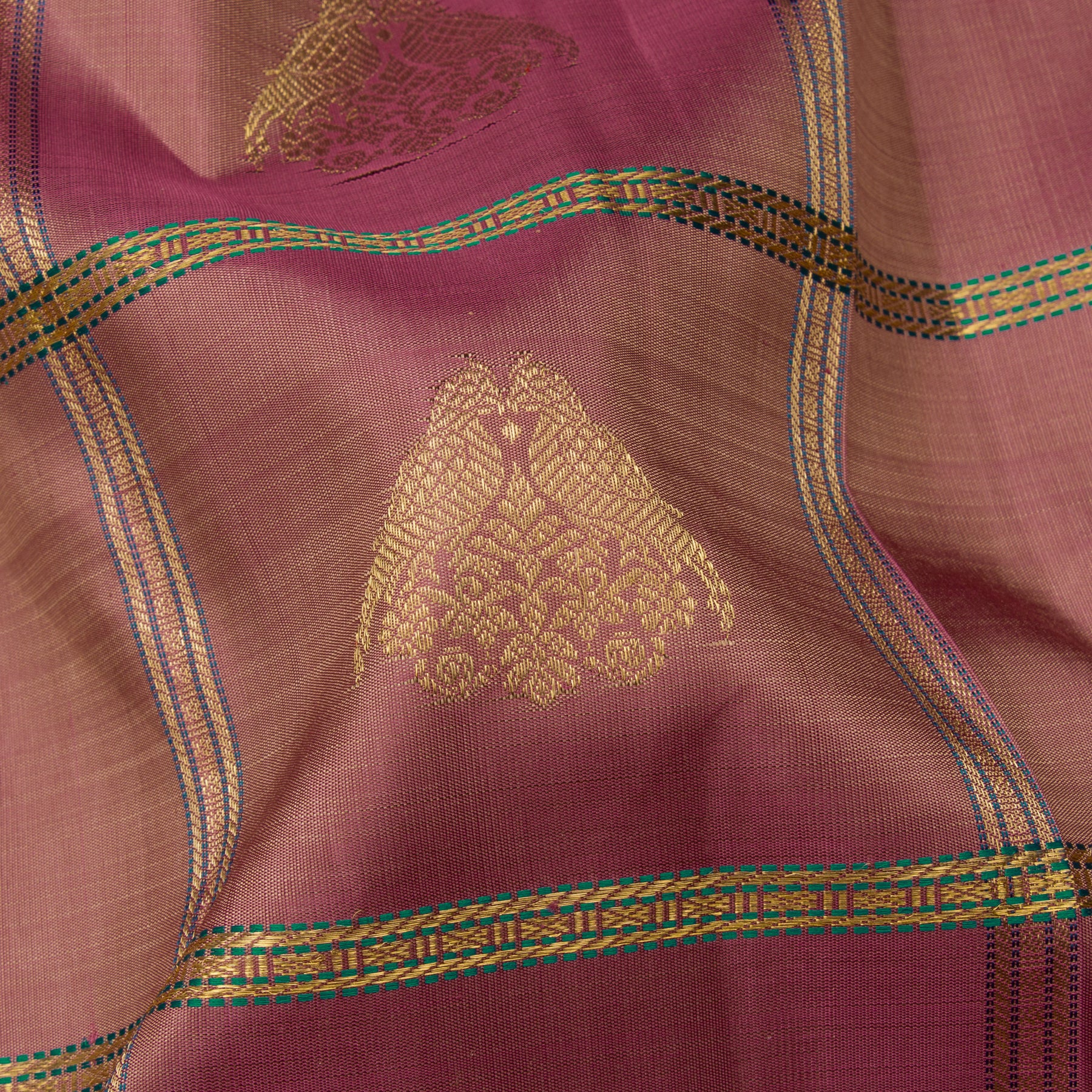 Kanakavalli Kanjivaram Silk Sari 24-040-HS001-01066 - Fabric View