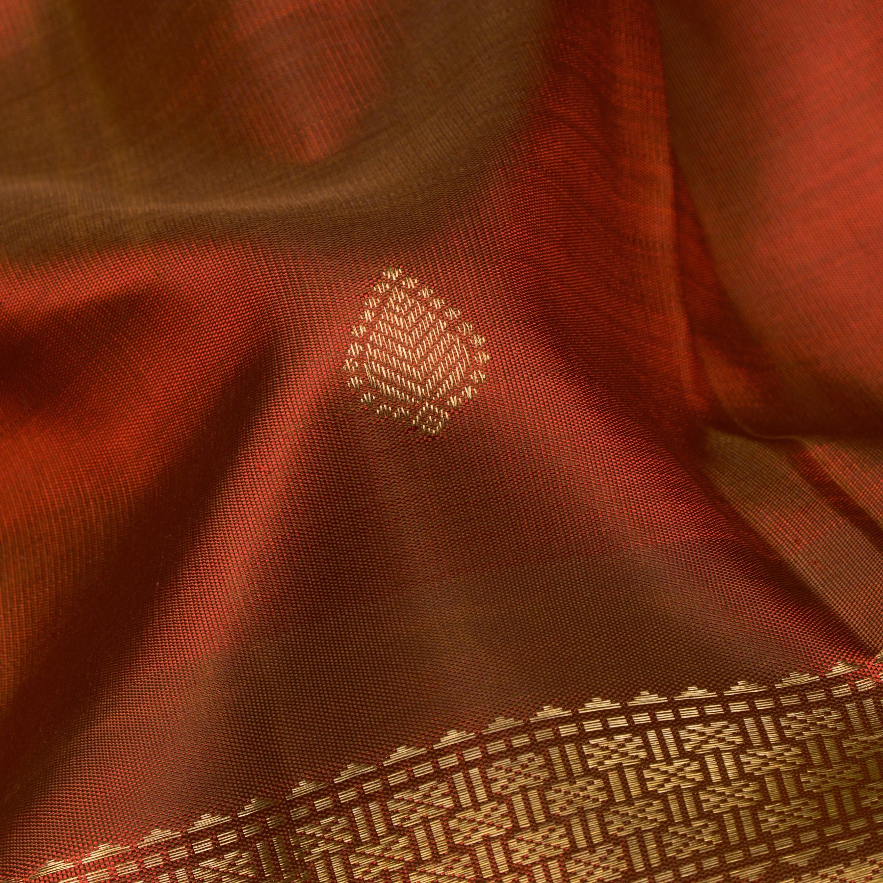 Kanakavalli Kanjivaram Silk Sari 24-040-HS001-05203 - Fabric View