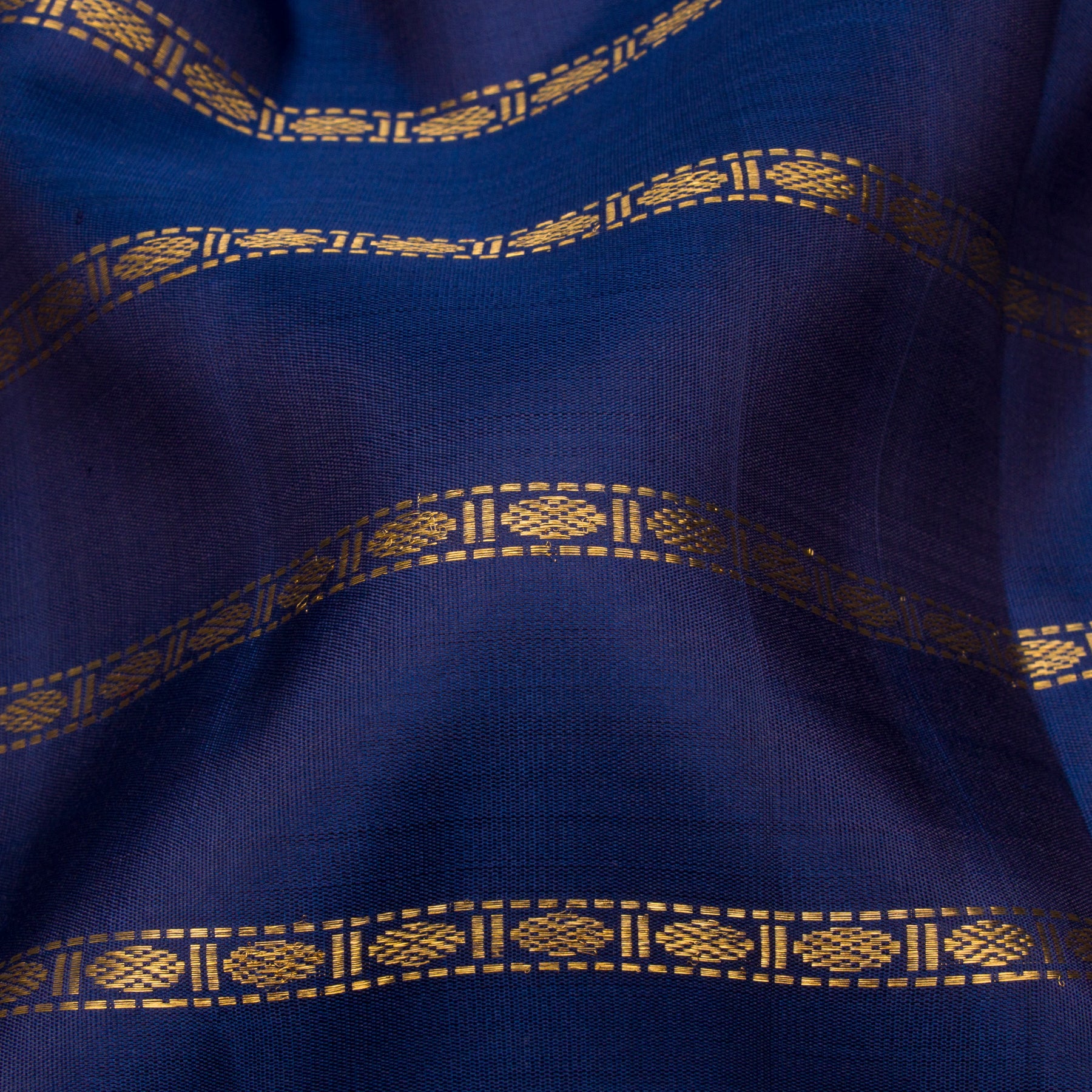 Kanakavalli Kanjivaram Silk Sari 24-041-HS001-02402 - Fabric View