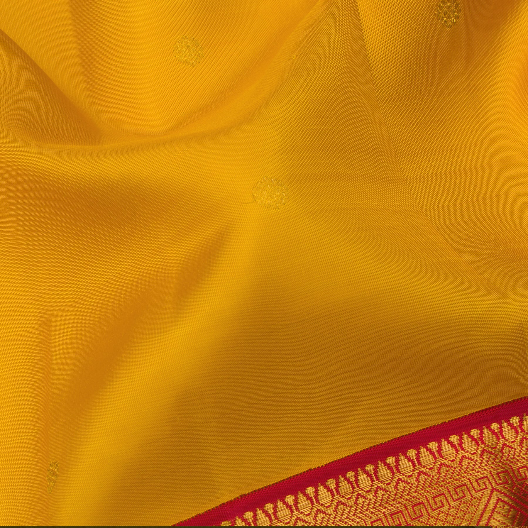 Kanakavalli Kanjivaram Silk Sari 24-110-HS001-14673 - Fabric View