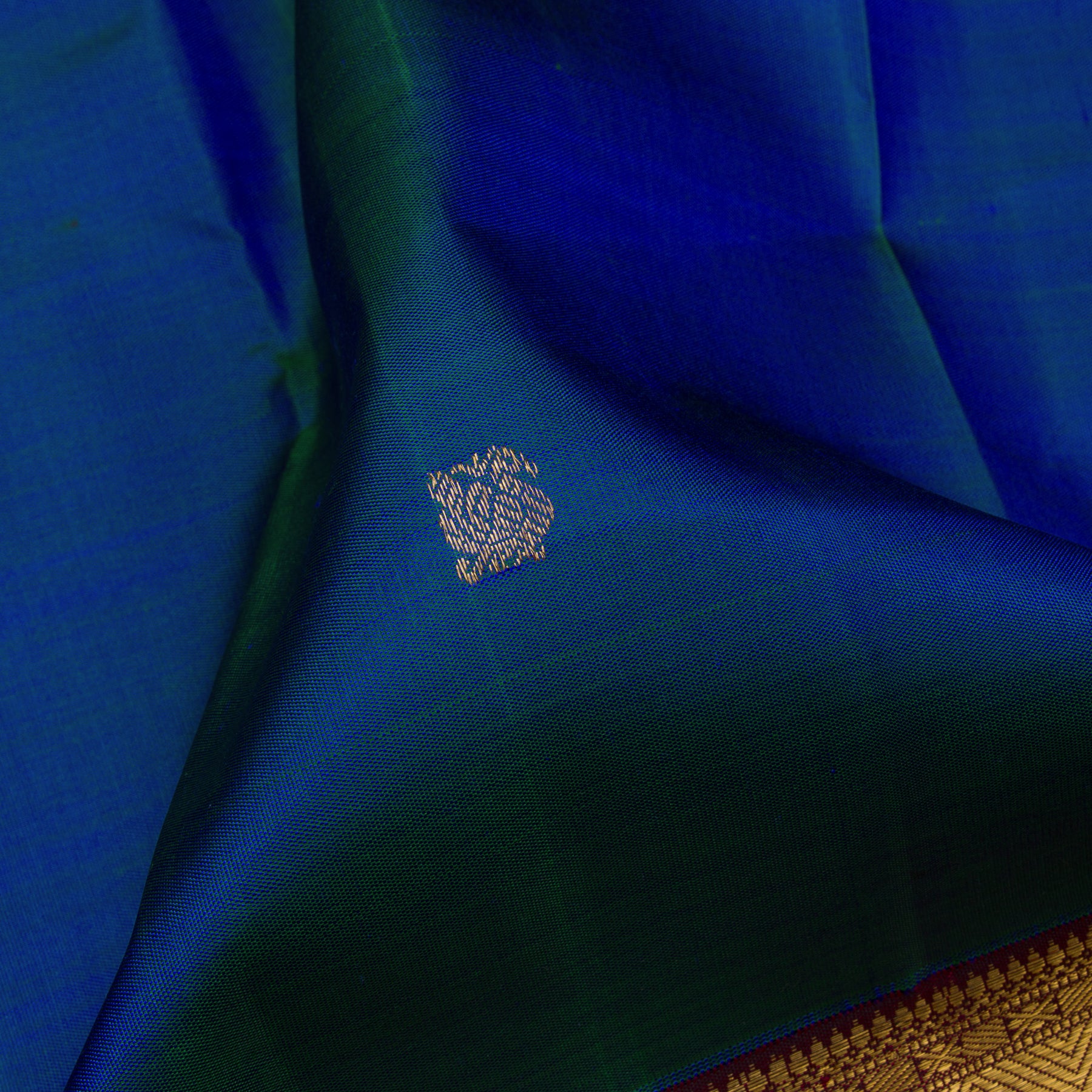 Kanakavalli Kanjivaram Silk Sari 24-110-HS001-00531 - Fabric View