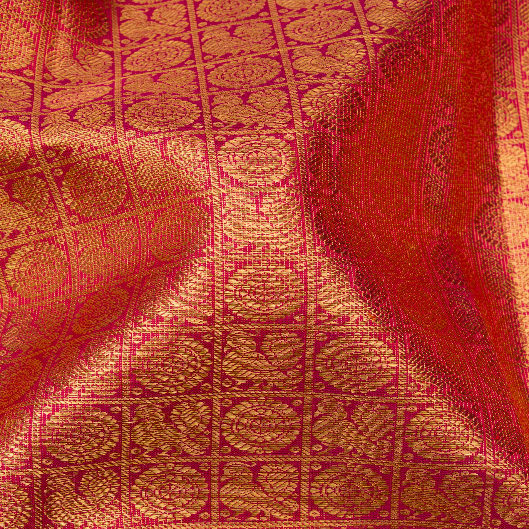 Kanakavalli Kanjivaram Silk Sari 24-110-HS001-00630 - Fabric View