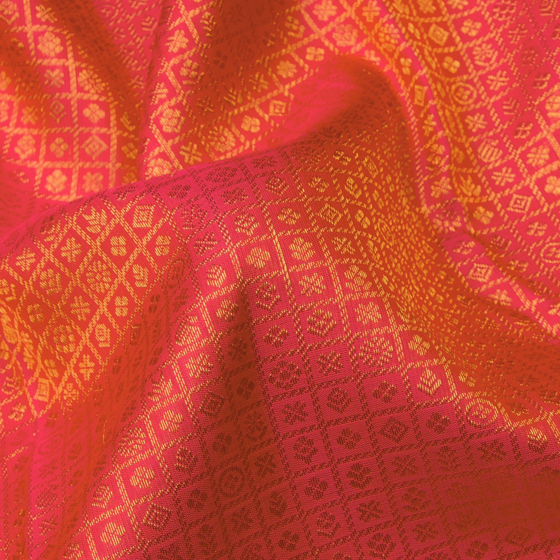 Kanakavalli Kanjivaram Silk Sari 24-110-HS001-00654 - Fabric View