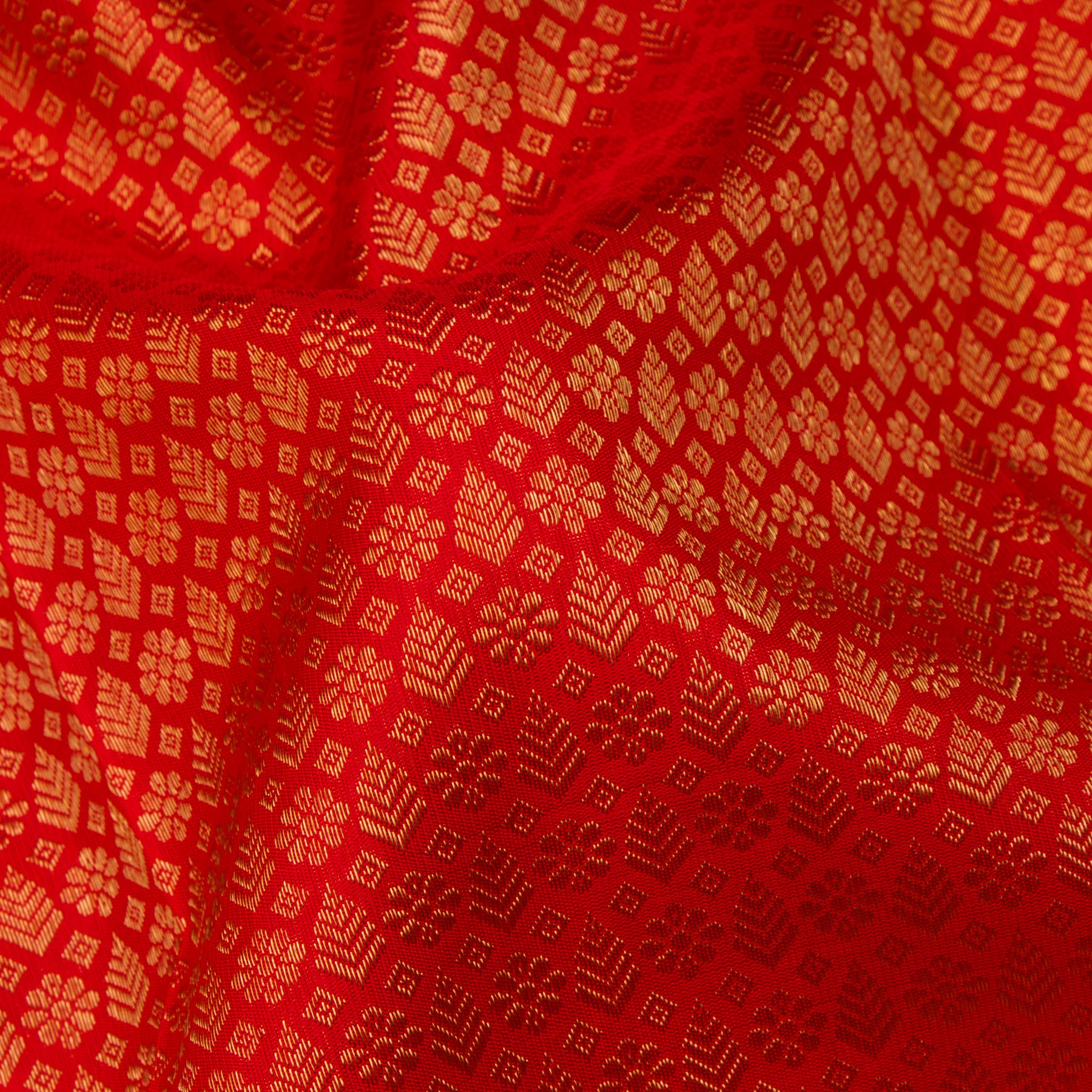 Kanakavalli Kanjivaram Silk Sari 24-110-HS001-00955 - Fabric View