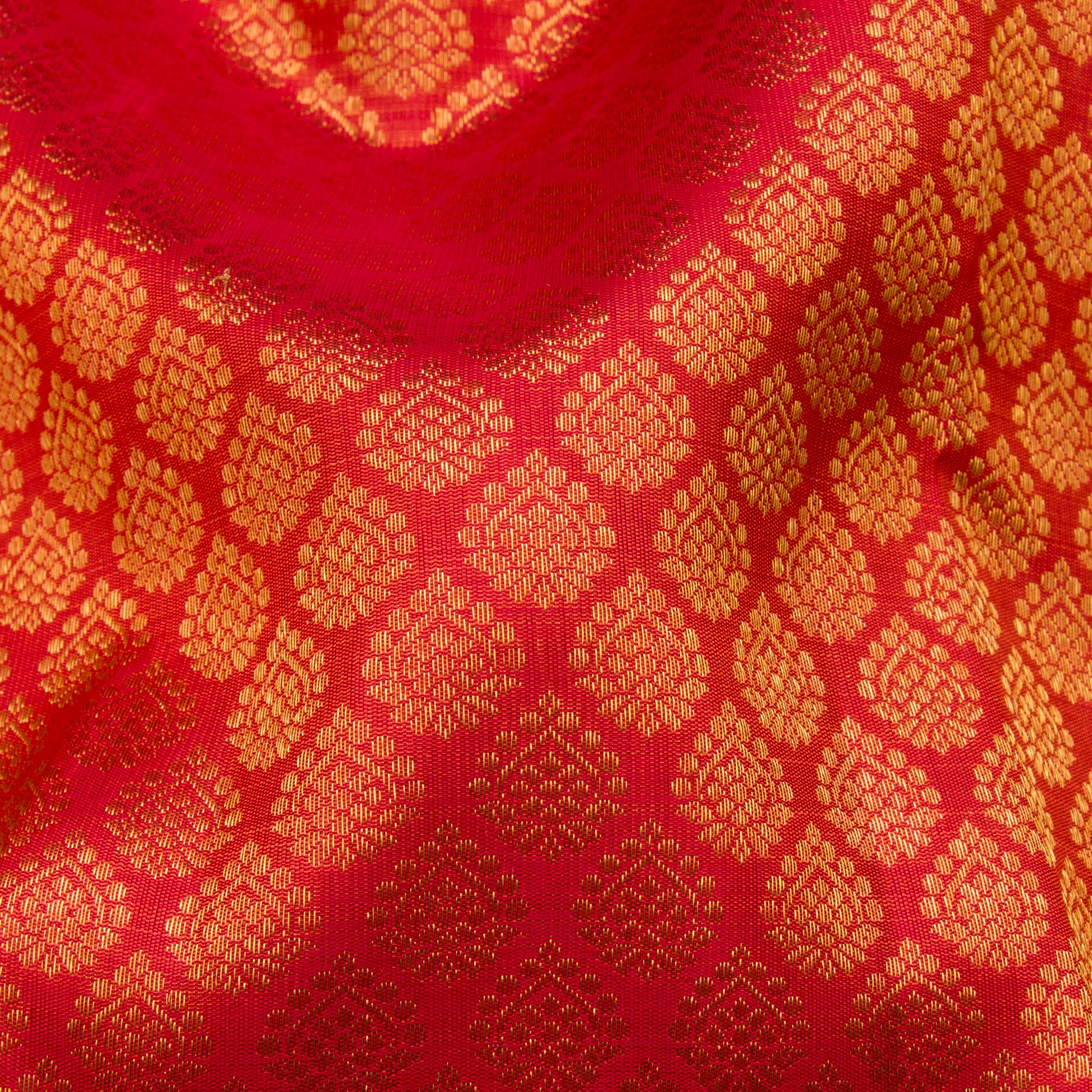 Kanakavalli Kanjivaram Silk Sari 24-110-HS001-01003 - Fabric View