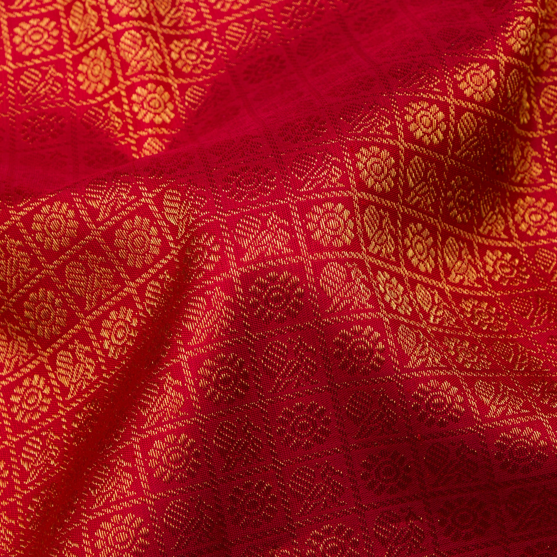 Kanakavalli Kanjivaram Silk Sari 24-110-HS001-01015 - Fabric View