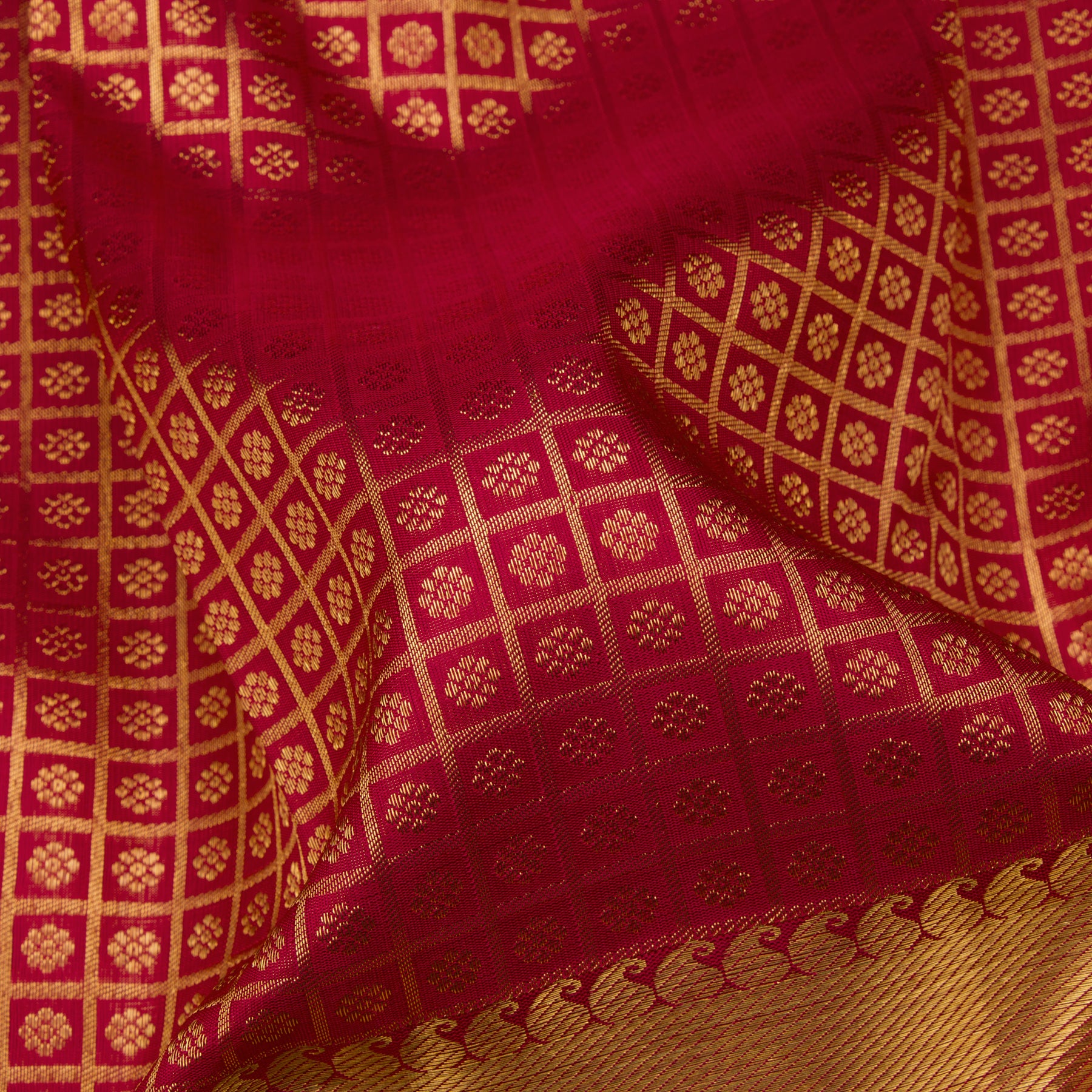 Kanakavalli Kanjivaram Silk Sari 24-110-HS001-01023 - Fabric View