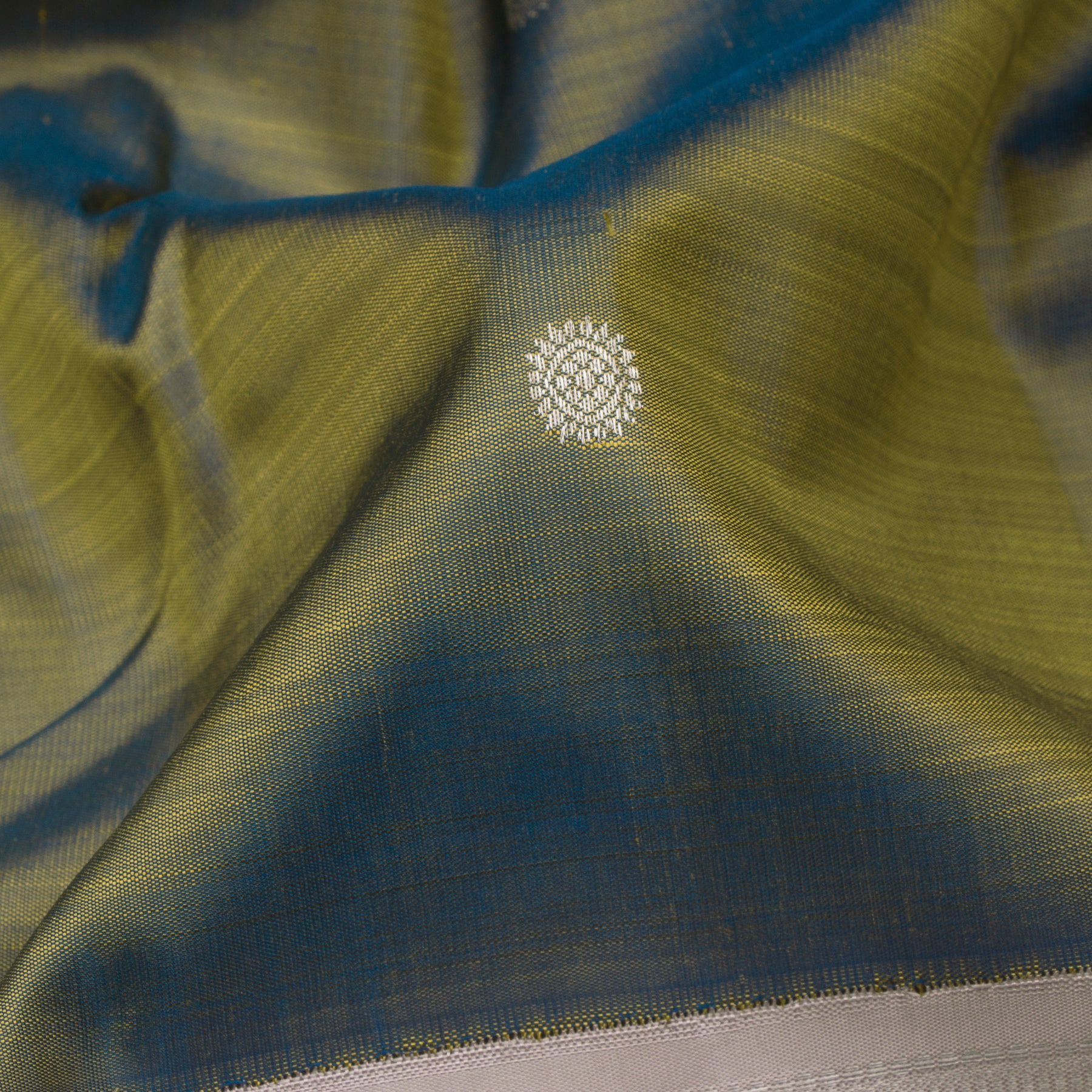 Kanakavalli Kanjivaram Silk Sari 24-110-HS001-01859 - Fabric View