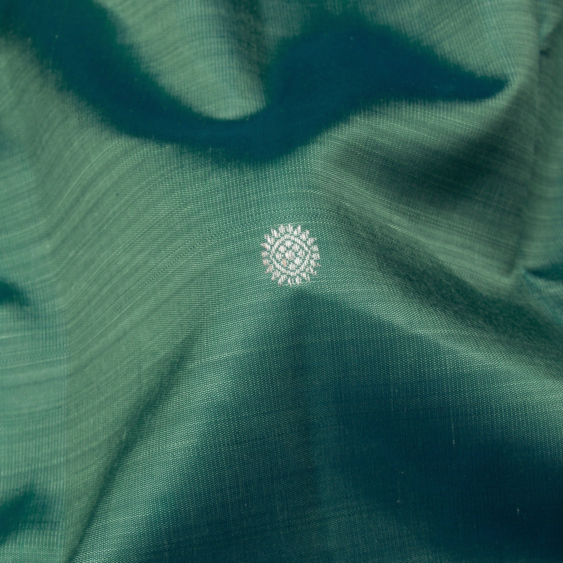 Kanakavalli Kanjivaram Silk Sari 24-110-HS001-01916 - Fabric View