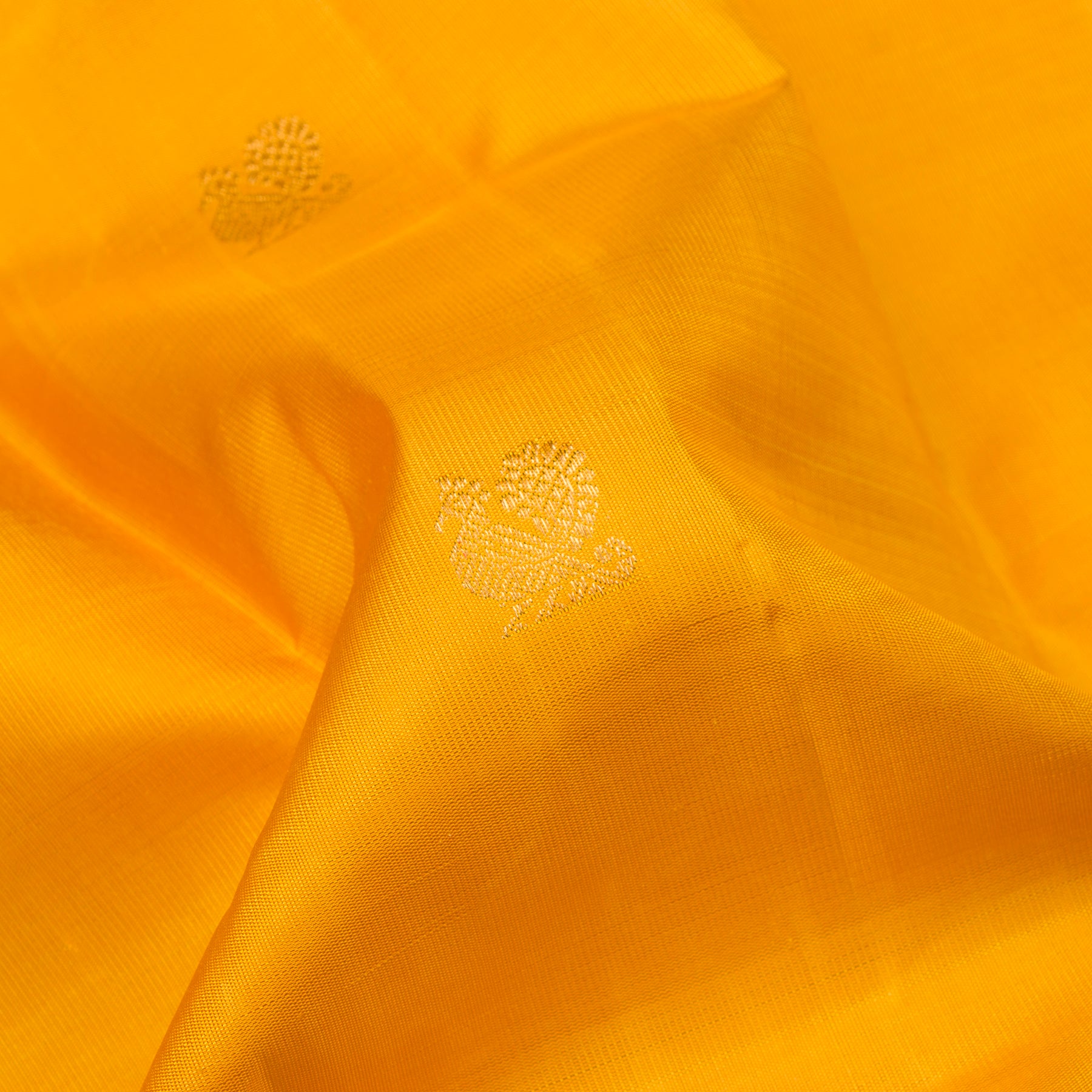 Kanakavalli Kanjivaram Silk Sari 24-110-HS001-02936 - Fabric View