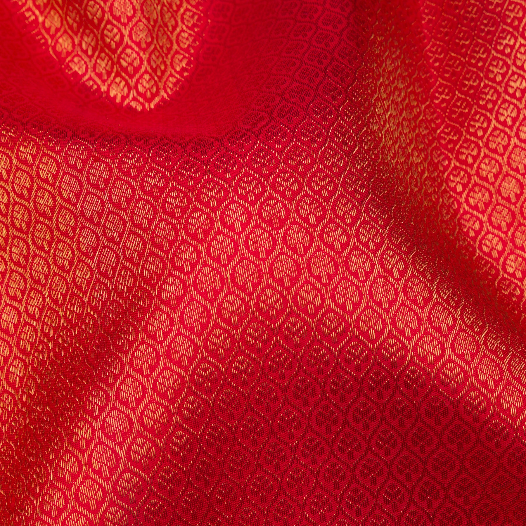 Kanakavalli Kanjivaram Silk Sari 24-110-HS001-03318 - Fabric View