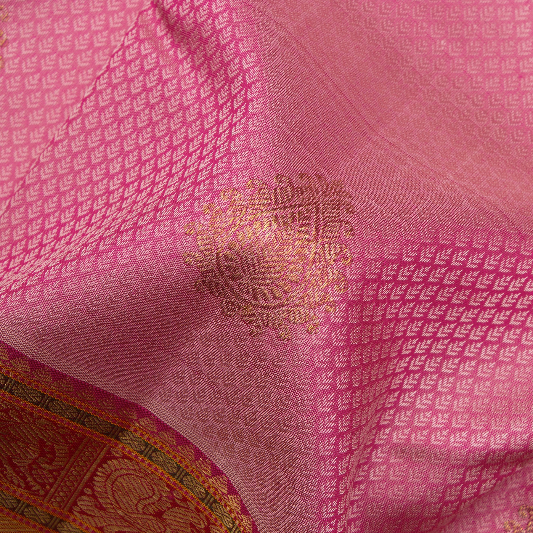 Kanakavalli Kanjivaram Silk Sari 24-110-HS001-03463 - Fabric View