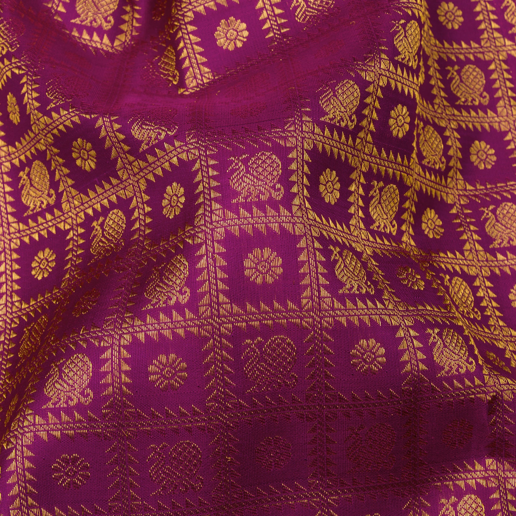 Kanakavalli Kanjivaram Silk Sari 24-110-HS001-03777 - Fabric View