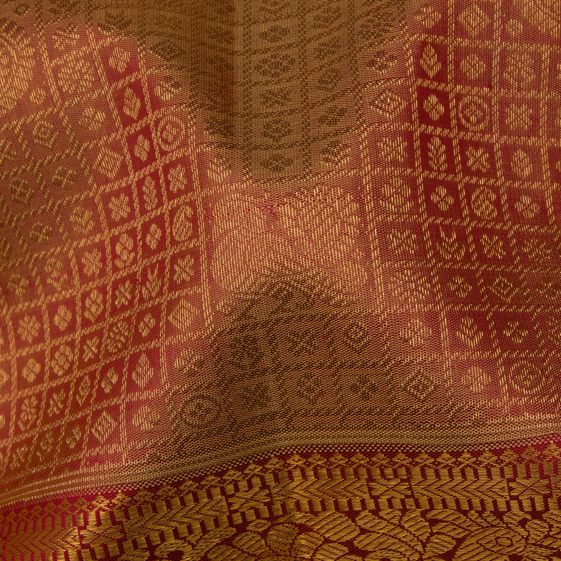 Kanakavalli Kanjivaram Silk Sari 24-110-HS001-04199 - Fabric View