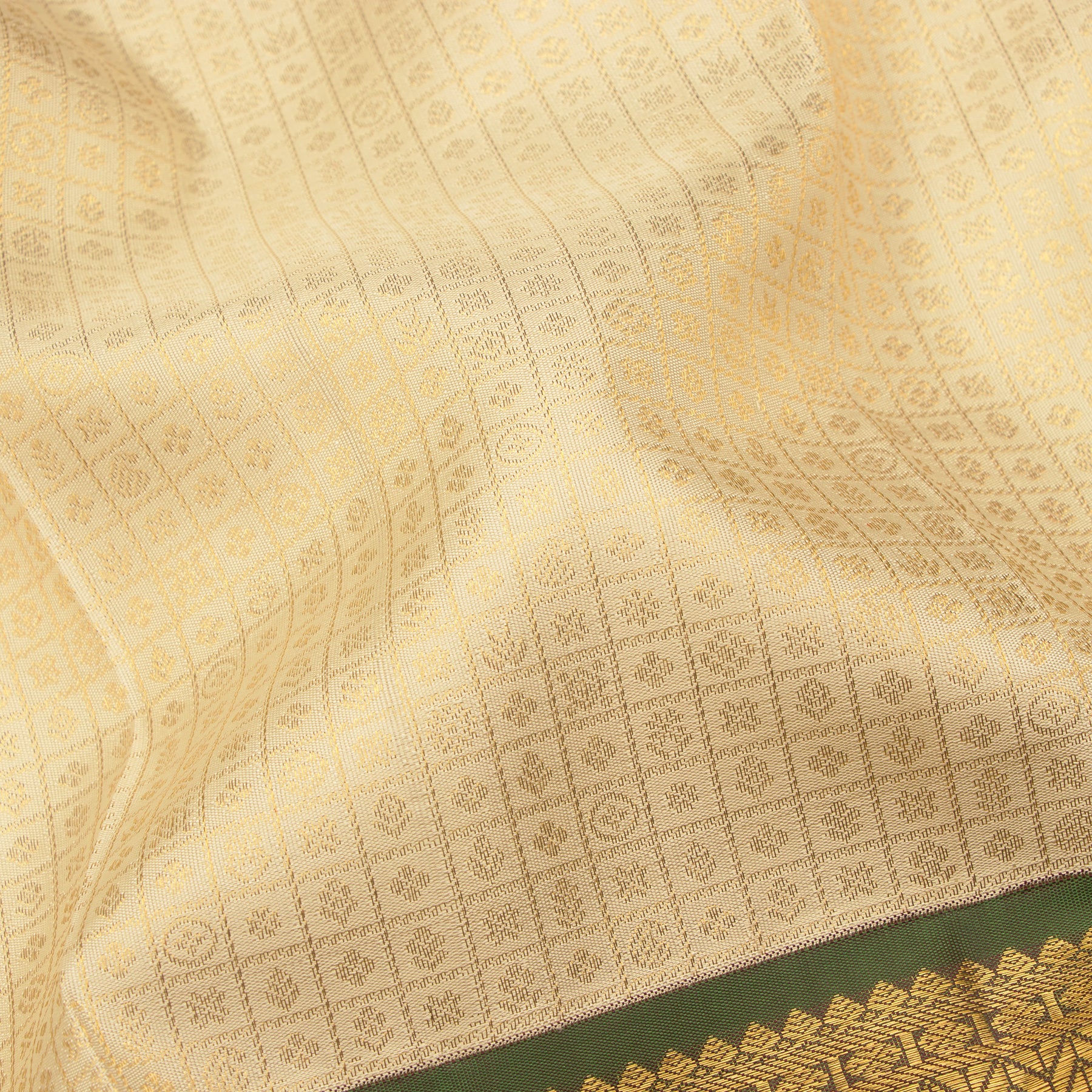 Kanakavalli Kanjivaram Silk Sari 24-110-HS001-05401 - Fabric View