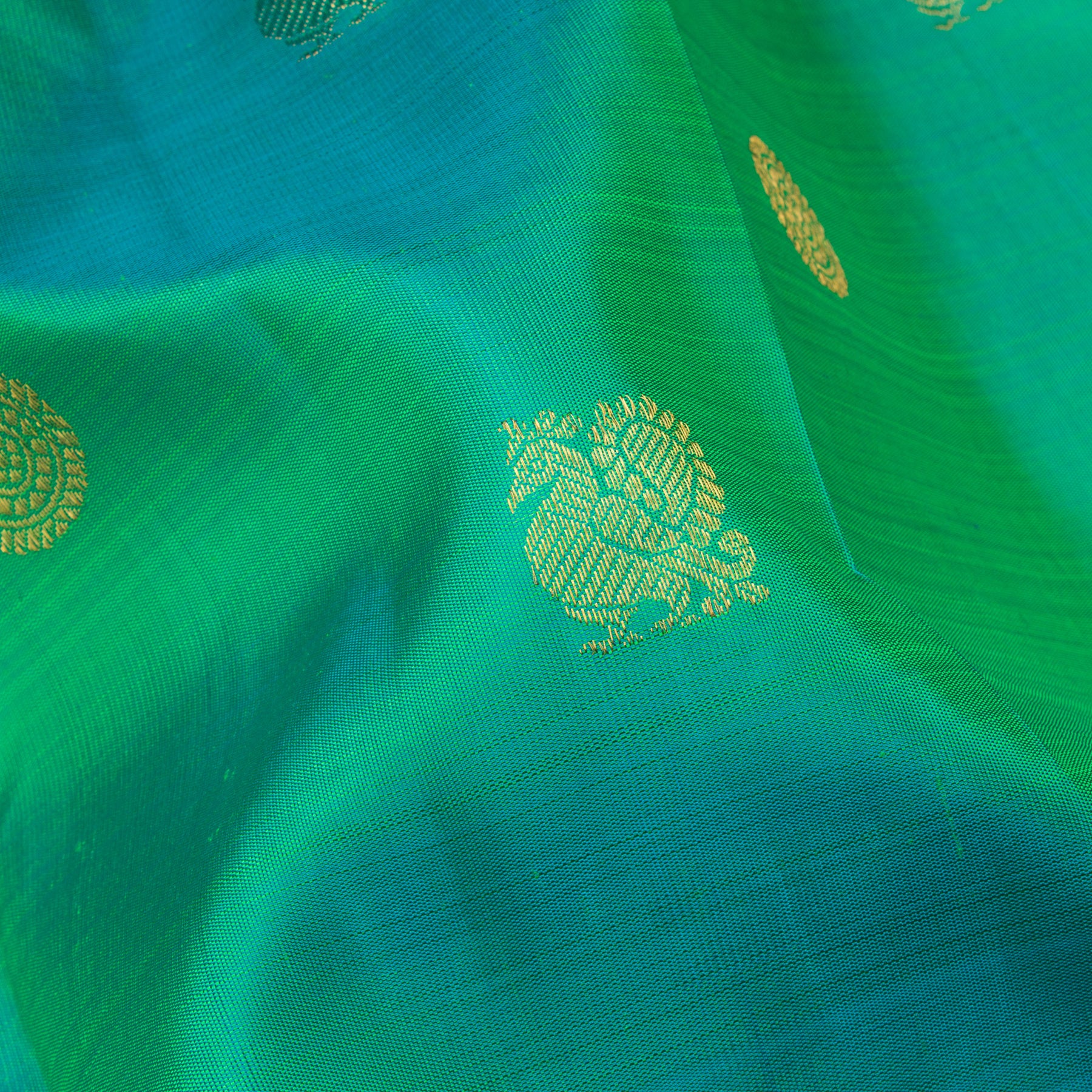 Kanakavalli Kanjivaram Silk Sari 24-110-HS001-05440 - Fabric View