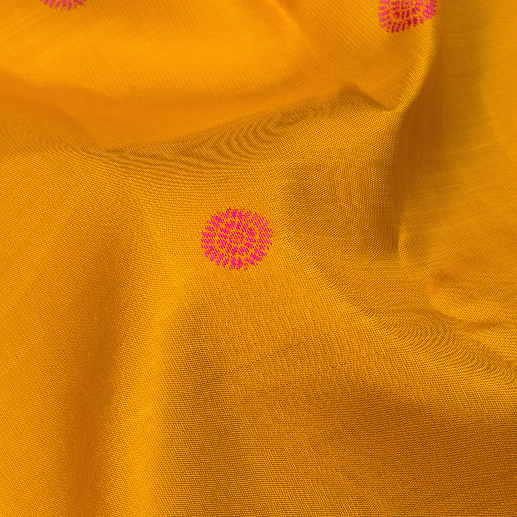 Kanakavalli Kanjivaram Silk Sari 24-110-HS001-05495 - Fabric View