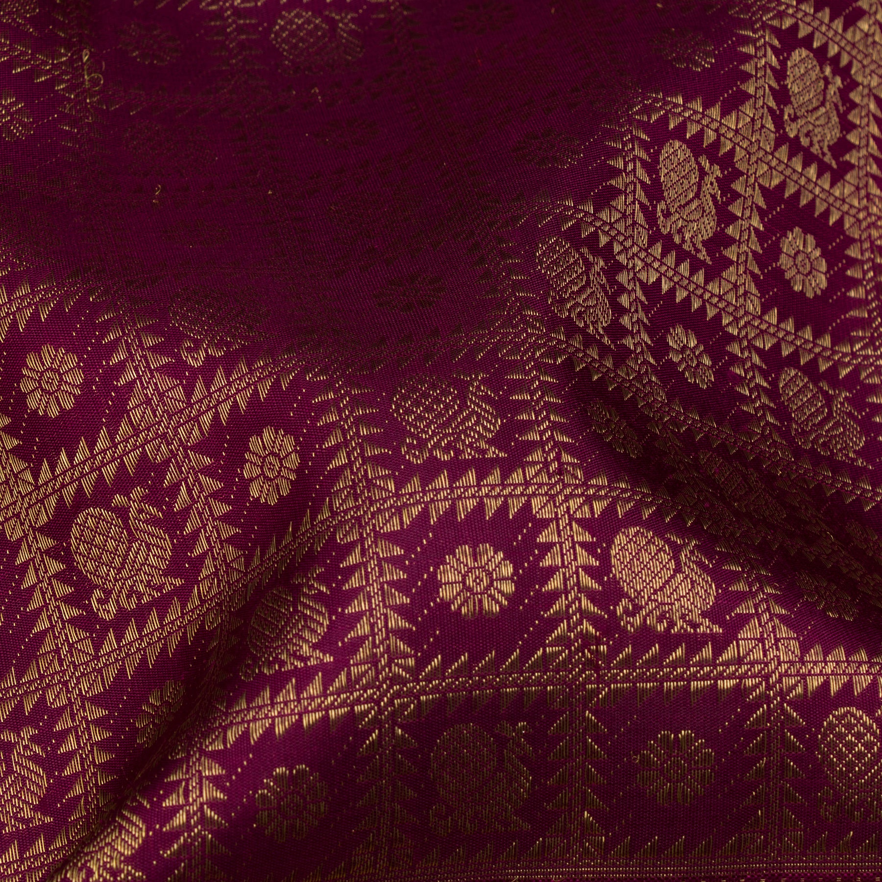 Kanakavalli Kanjivaram Silk Sari 24-110-HS001-05676 - Fabric View