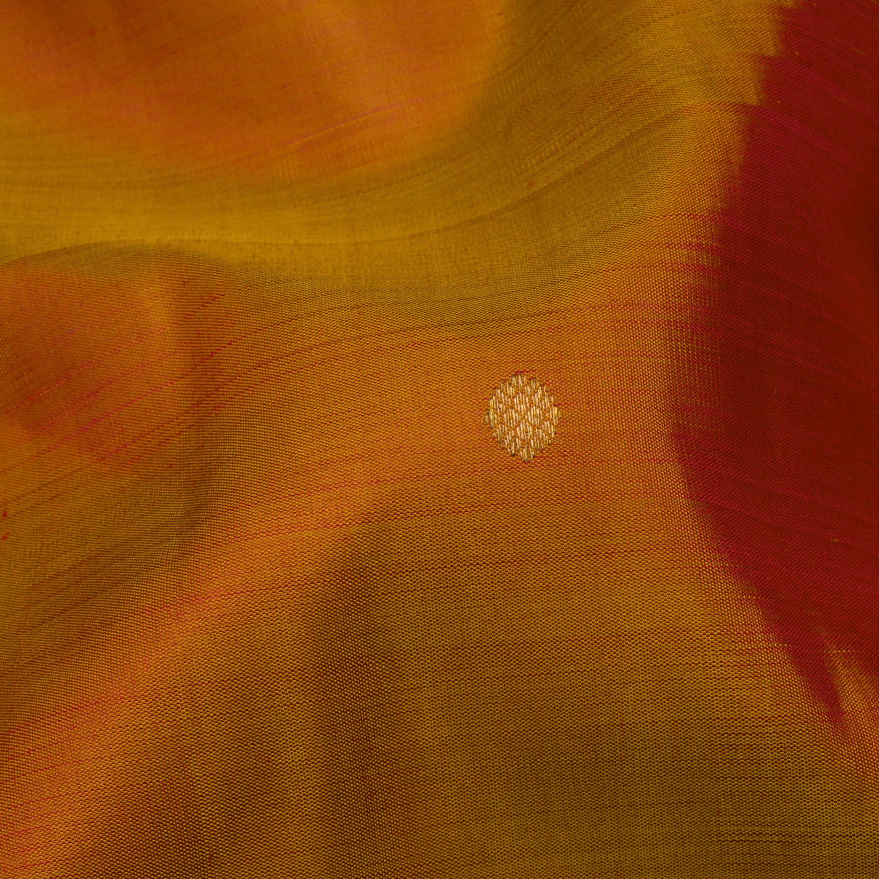 Kanakavalli Kanjivaram Silk Sari 24-110-HS001-06804 - Fabric View