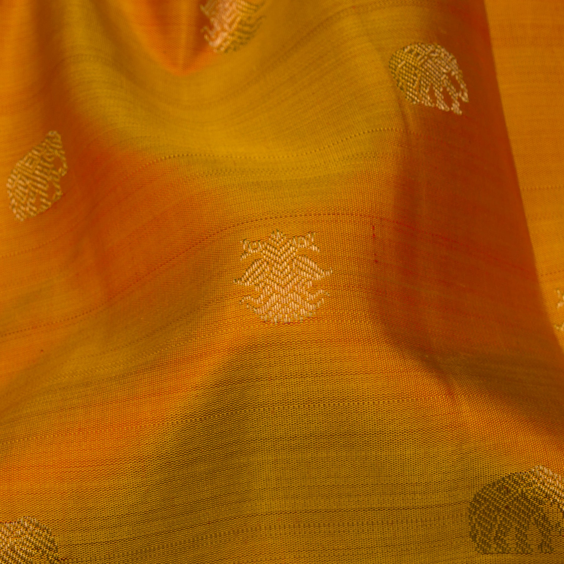 Kanakavalli Kanjivaram Silk Sari 24-110-HS001-06819 - Fabric View