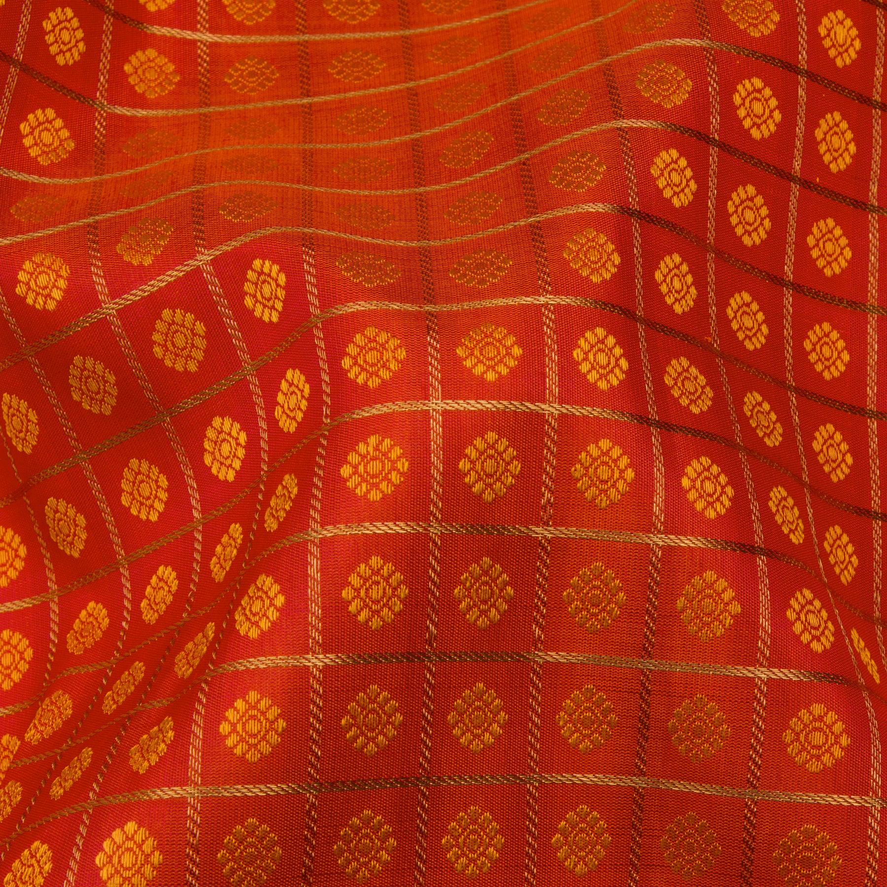 Kanakavalli Kanjivaram Silk Sari 24-110-HS001-06824 - Fabric View