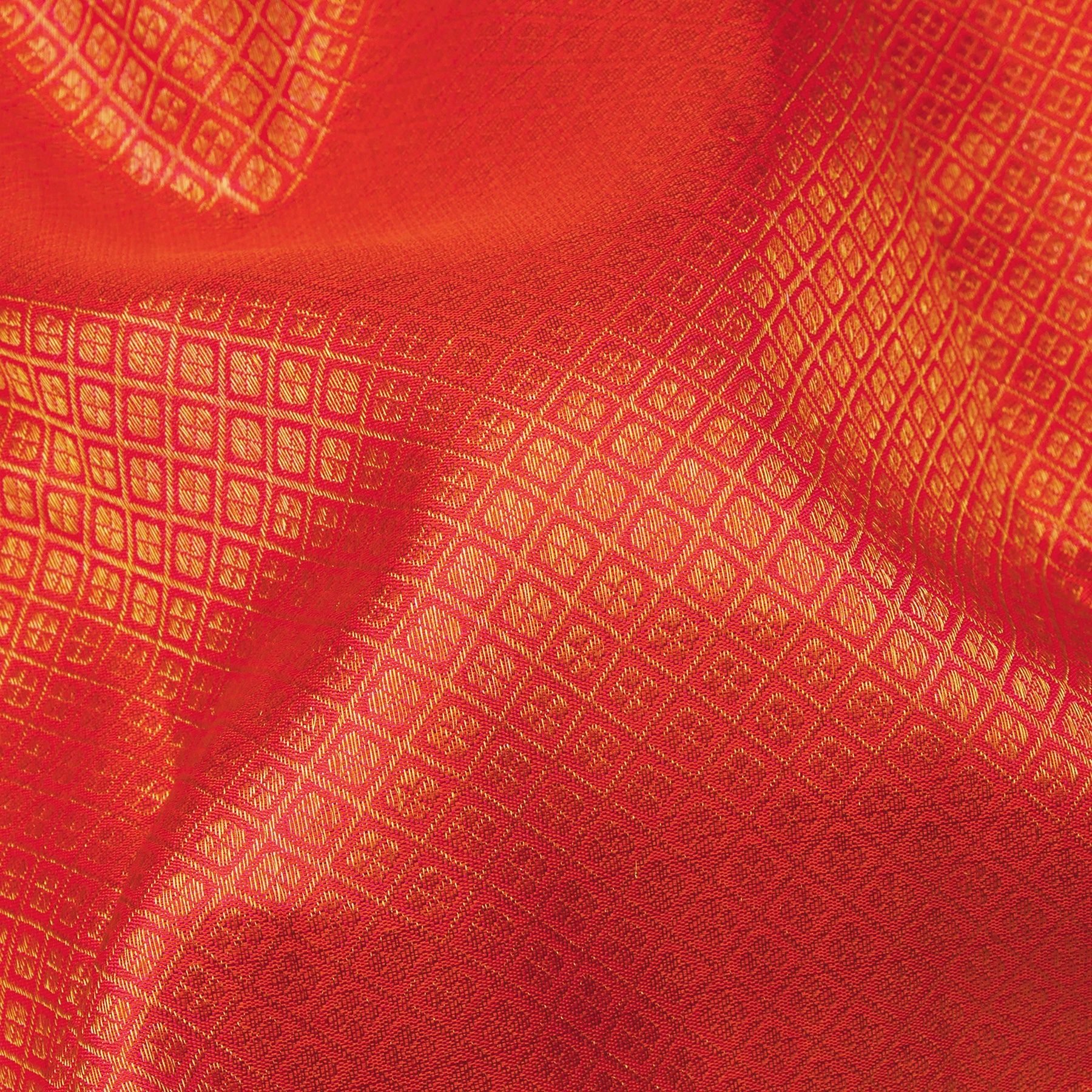 Kanakavalli Kanjivaram Silk Sari 24-110-HS001-07479 - Fabric View