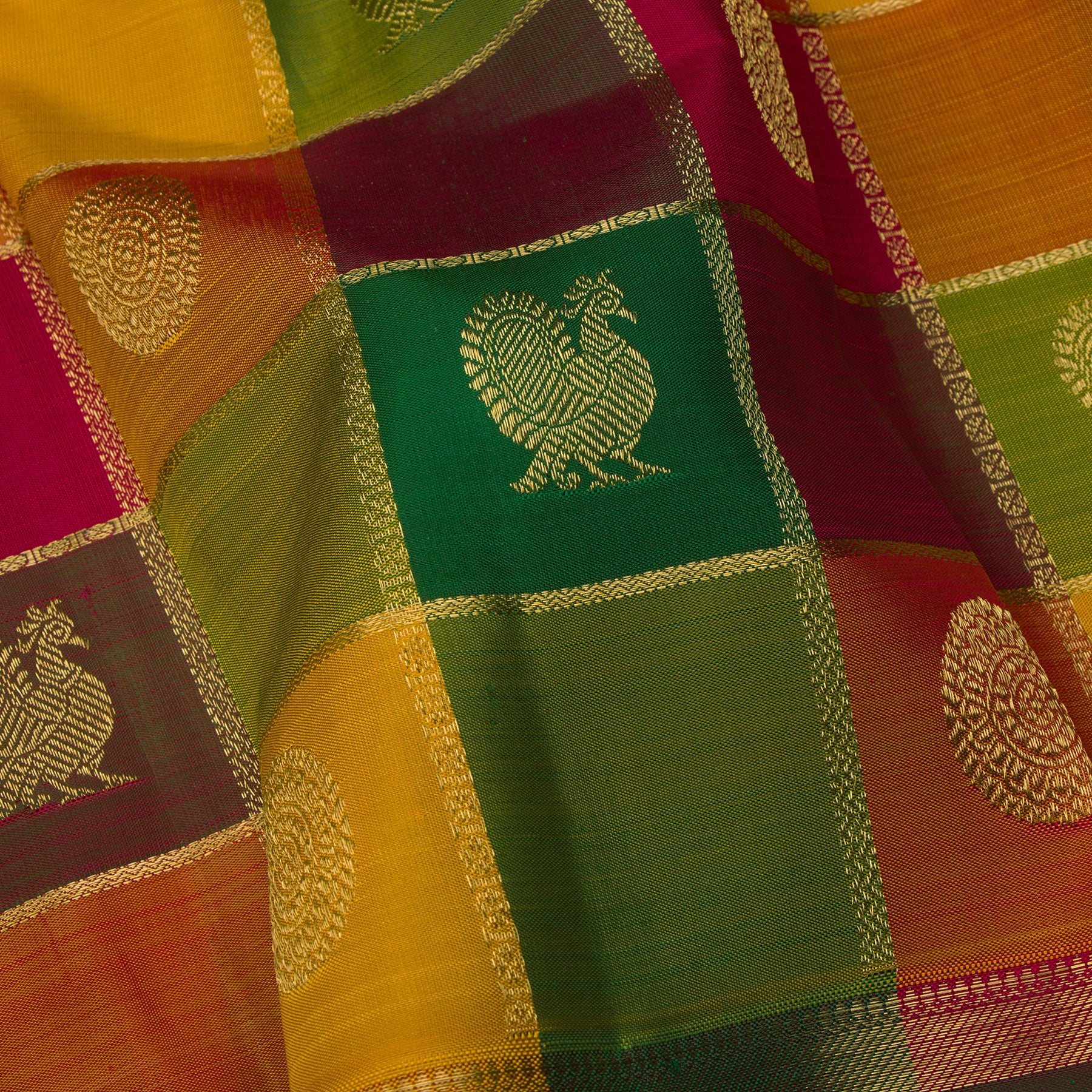 Kanakavalli Kanjivaram Silk Sari 24-110-HS001-07546 - Fabric View