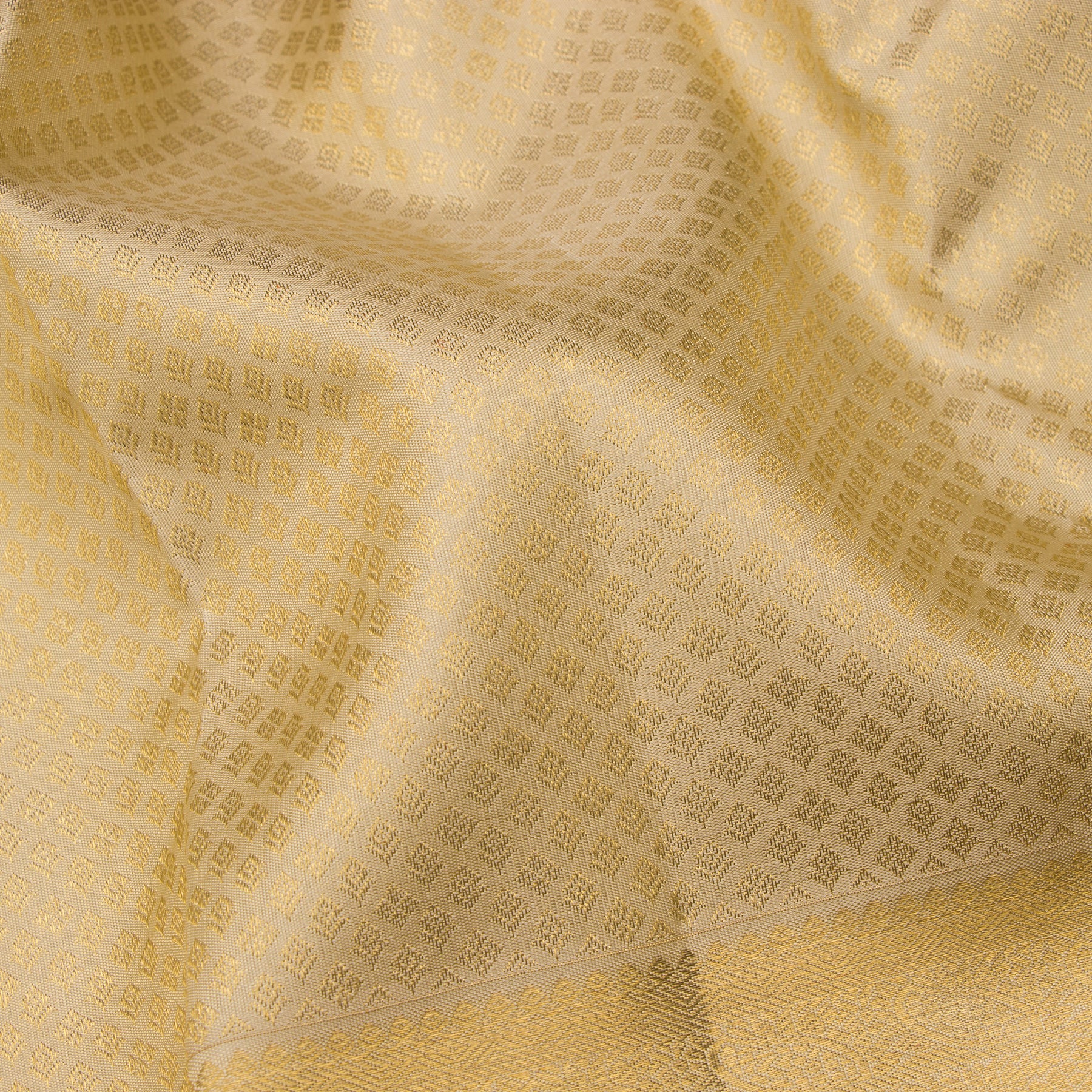 Kanakavalli Kanjivaram Silk Sari 24-110-HS001-07812 - Fabric View