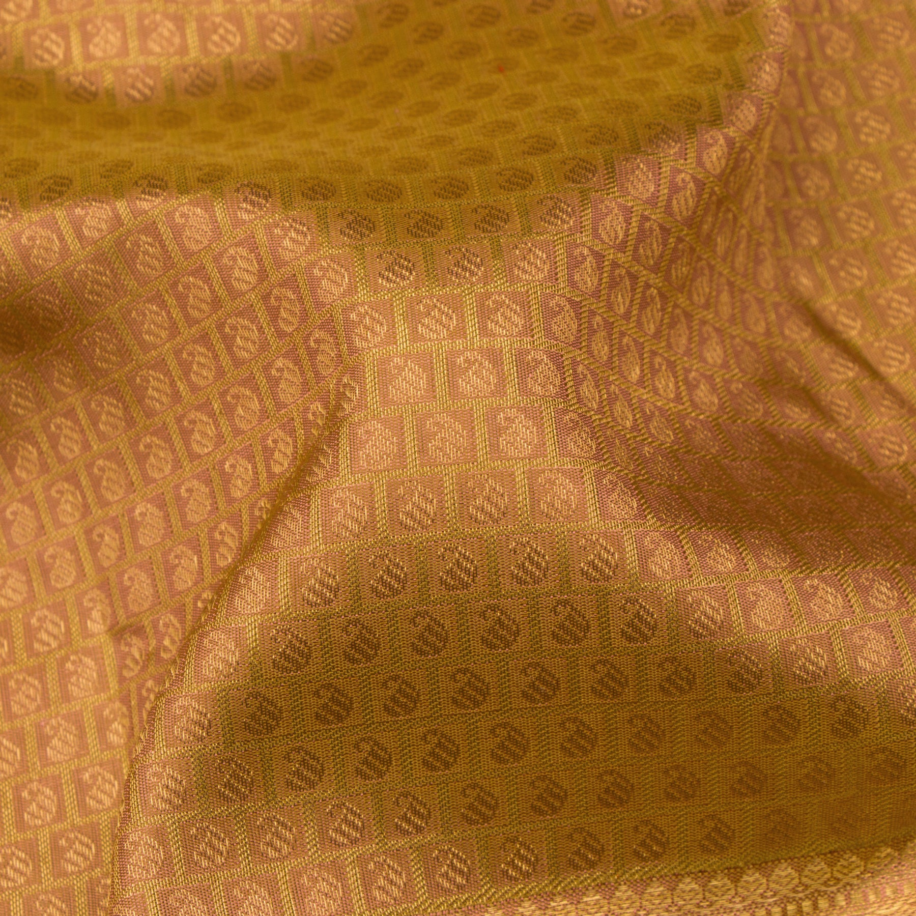 Kanakavalli Kanjivaram Silk Sari 24-110-HS001-07817 - Fabric View