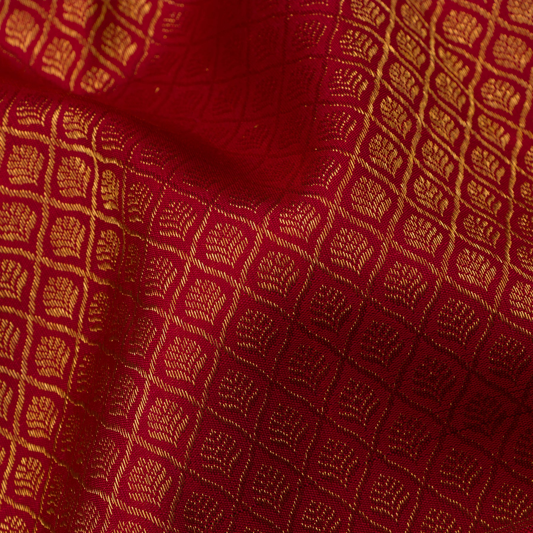Kanakavalli Kanjivaram Silk Sari 24-110-HS001-07827 - Fabric View