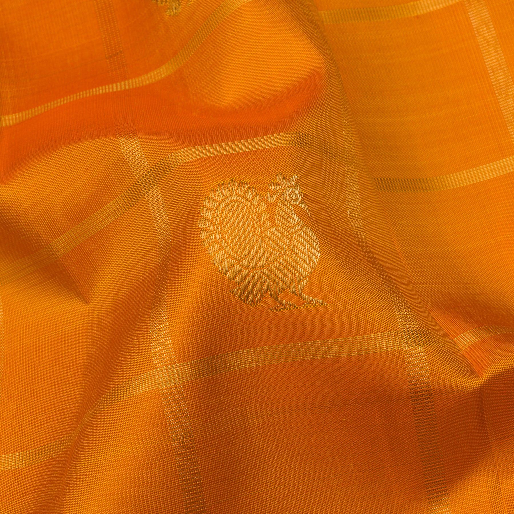 Kanakavalli Kanjivaram Silk Sari 24-110-HS001-07866 - Fabric View