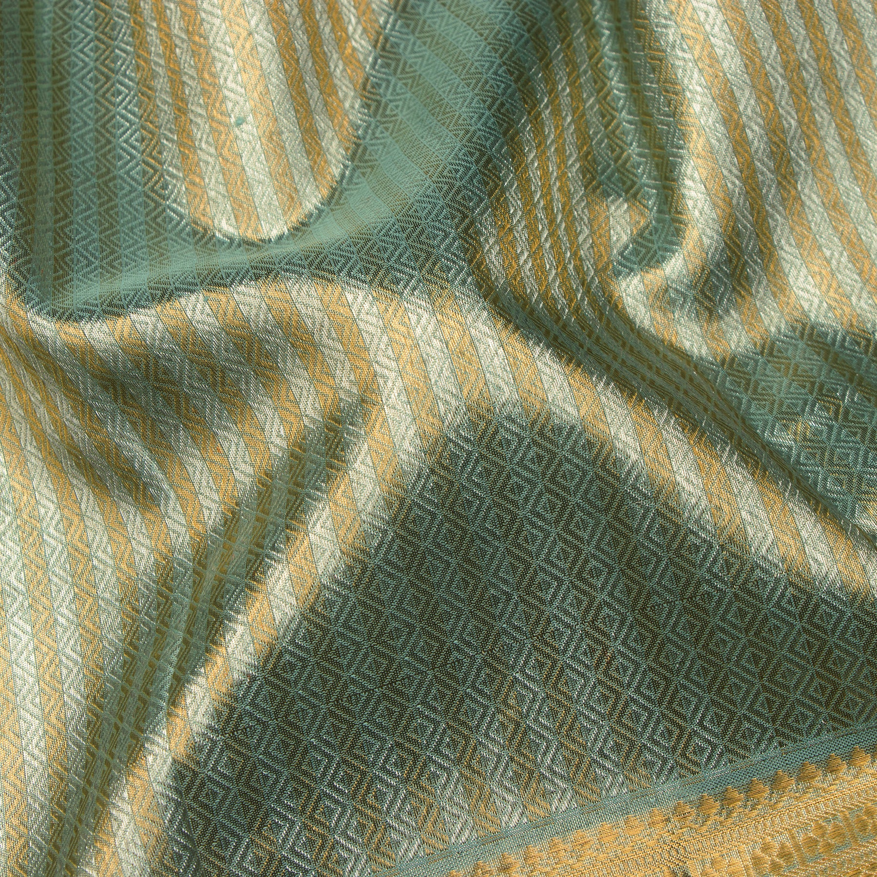 Kanakavalli Kanjivaram Silk Sari 24-110-HS001-09470 - Fabric View