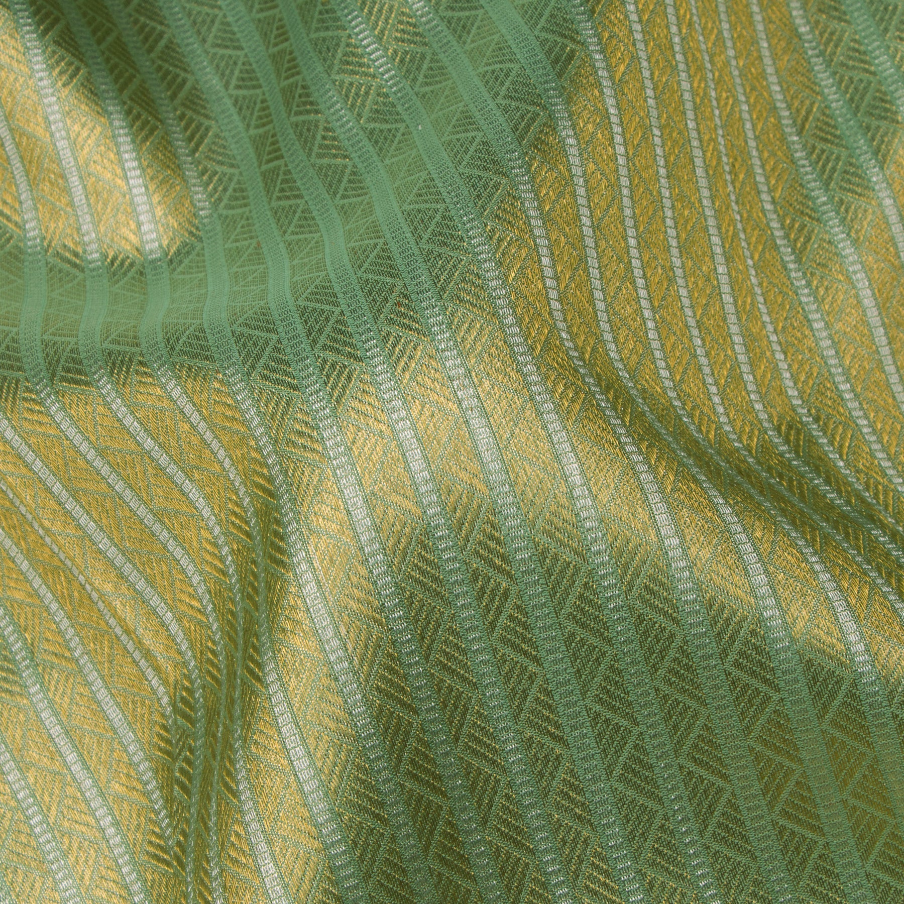 Kanakavalli Kanjivaram Silk Sari 24-110-HS001-09471 - Fabric View