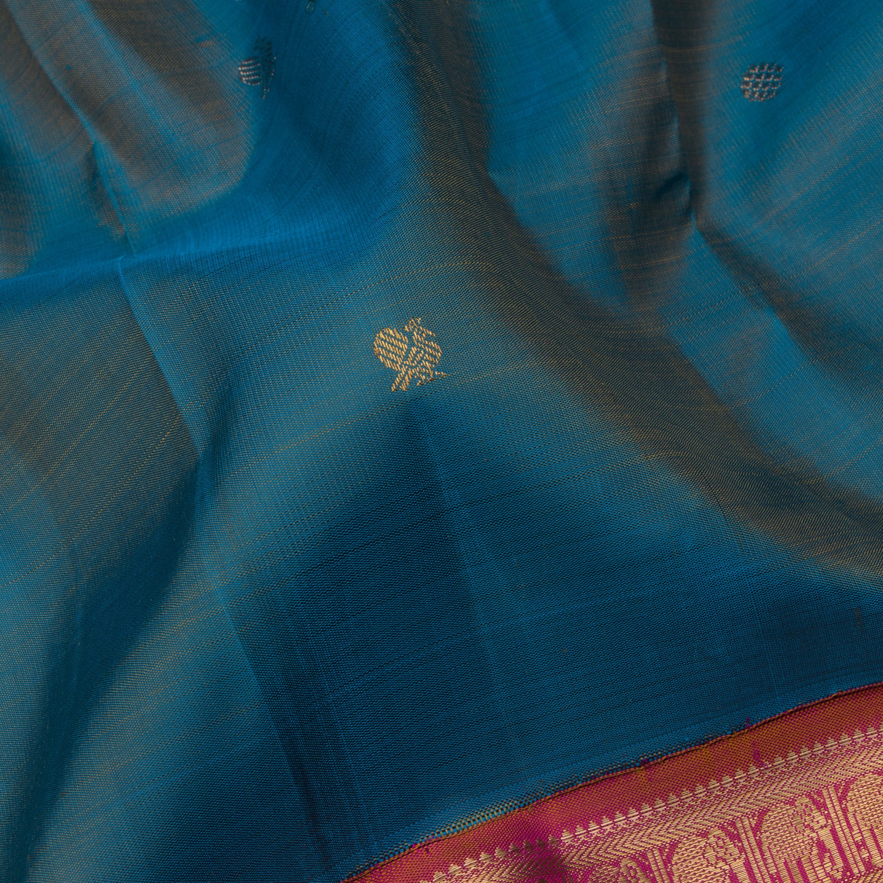 Kanakavalli Kanjivaram Silk Sari 24-110-HS001-09534 - Fabric View