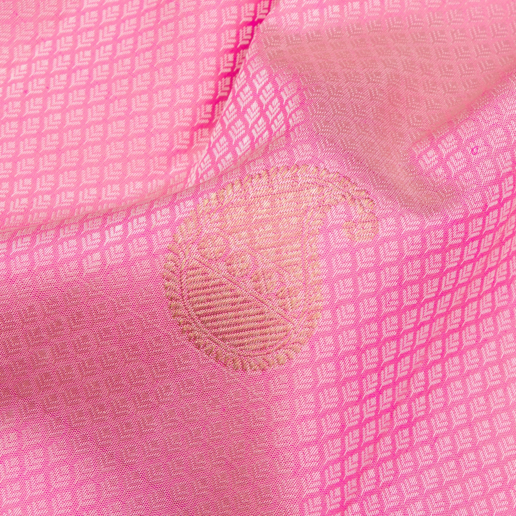 Kanakavalli Kanjivaram Silk Sari 24-110-HS001-09582 - Fabric View