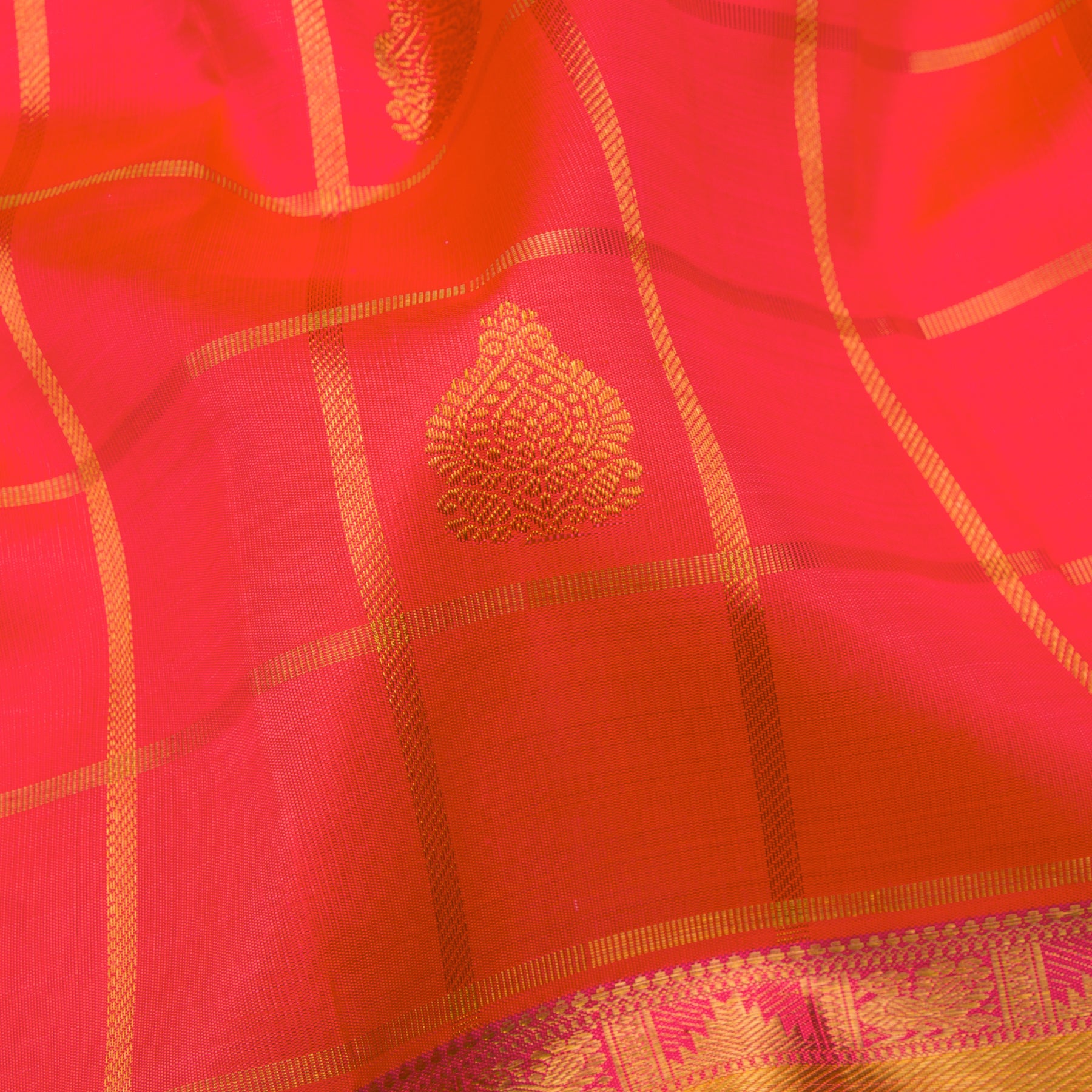 Kanakavalli Kanjivaram Silk Sari 24-110-HS001-10359 - Fabric View