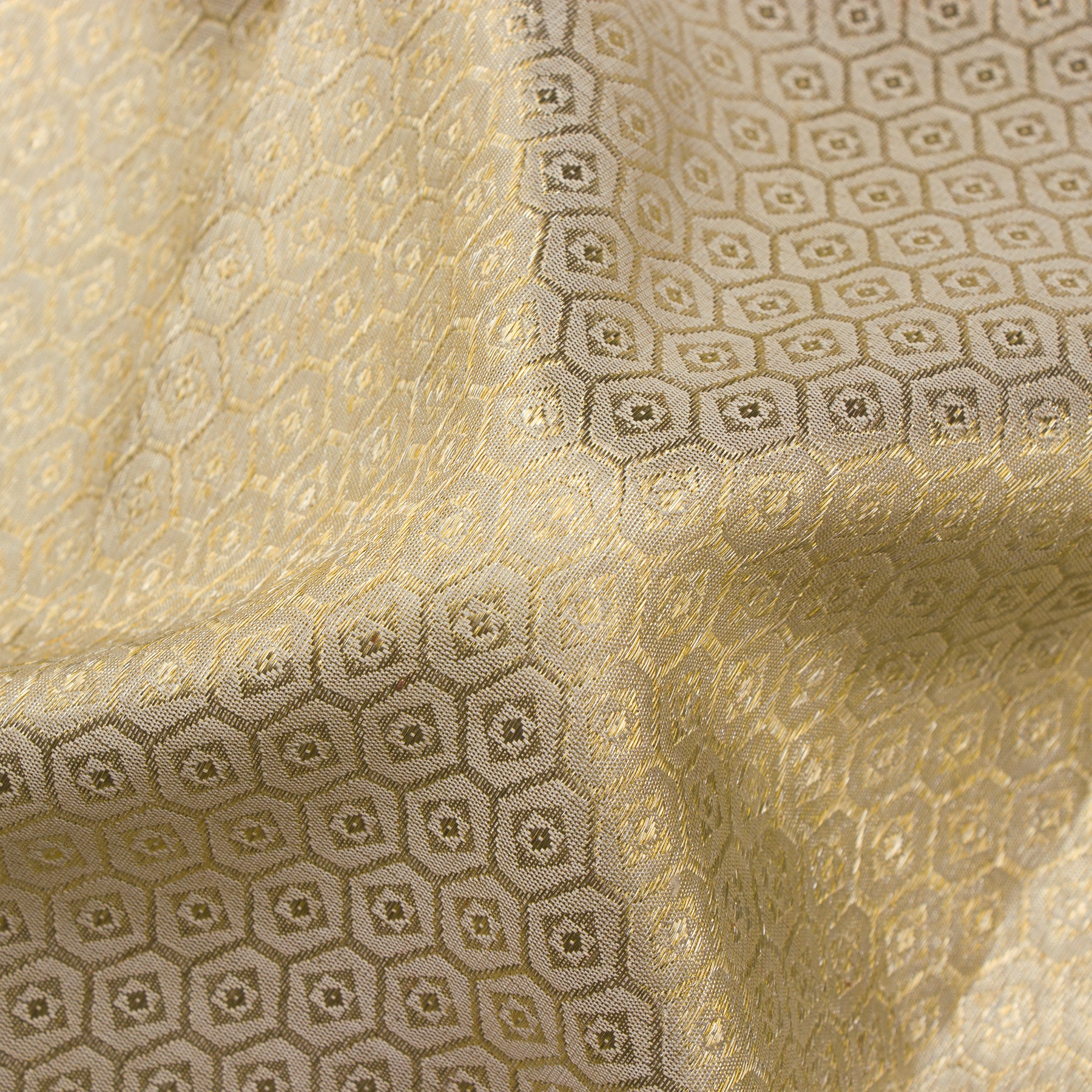 Kanakavalli Kanjivaram Silk Sari 24-110-HS001-11321 - Fabric View