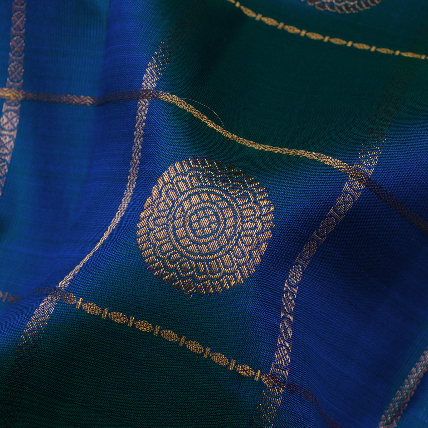 Kanakavalli Kanjivaram Silk Sari 24-110-HS001-11349 - Fabric View