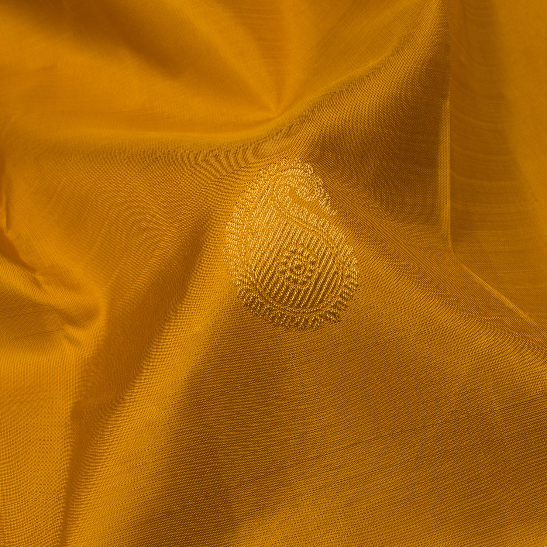 Kanakavalli Kanjivaram Silk Sari 24-110-HS001-11367 - Fabric View