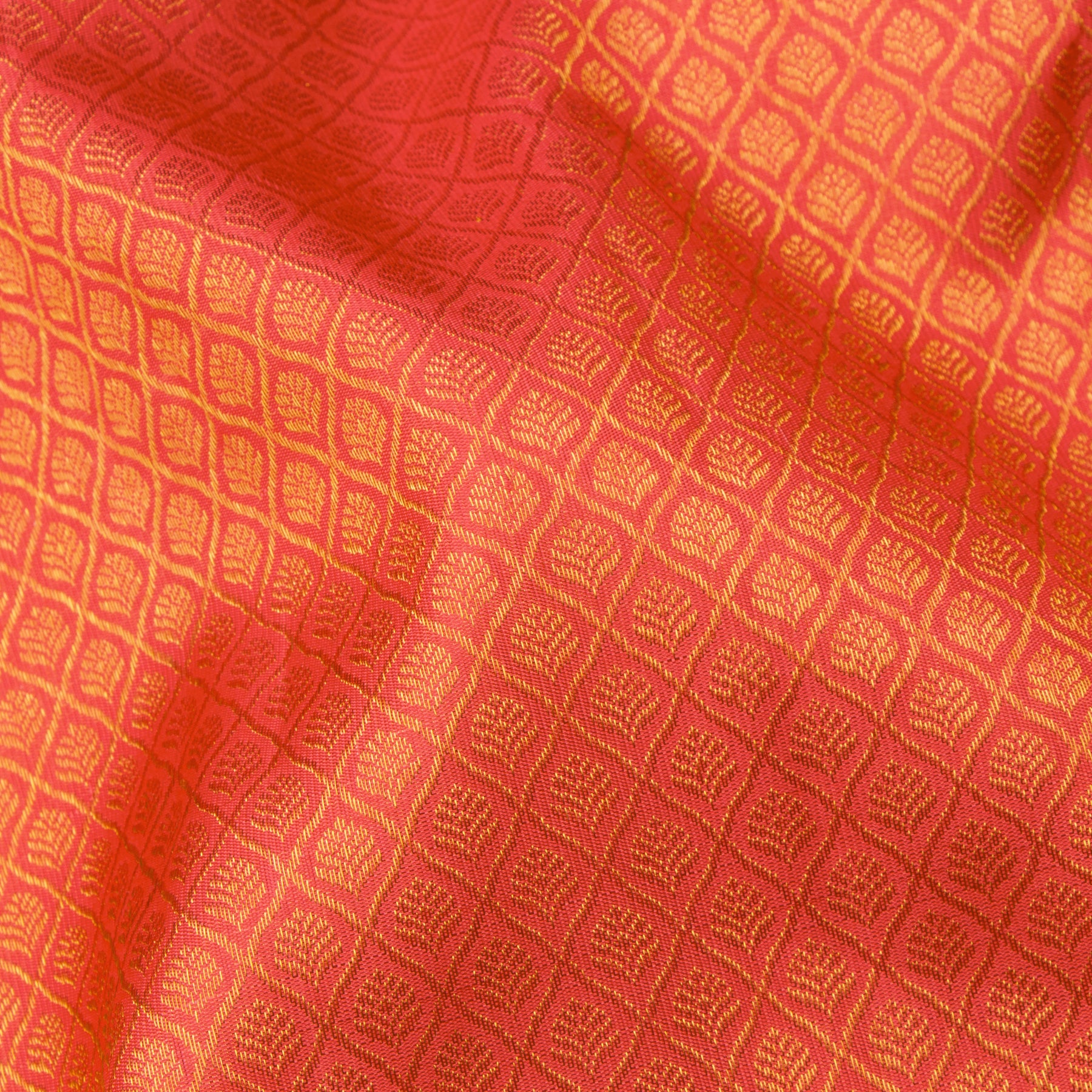 Kanakavalli Kanjivaram Silk Sari 24-110-HS001-12007 - Fabric View