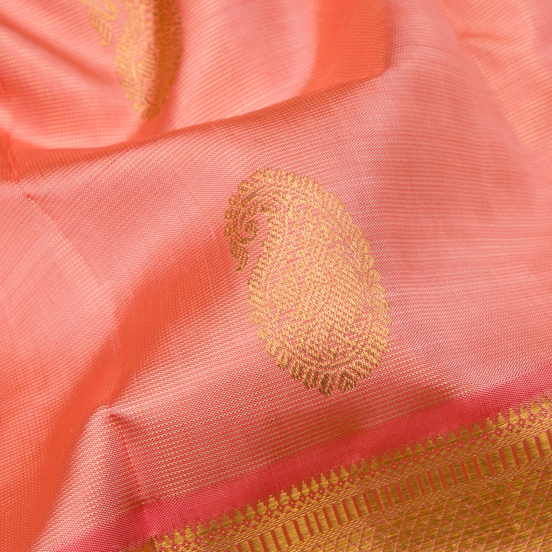 Kanakavalli Kanjivaram Silk Sari 24-110-HS001-12016 - Fabric View