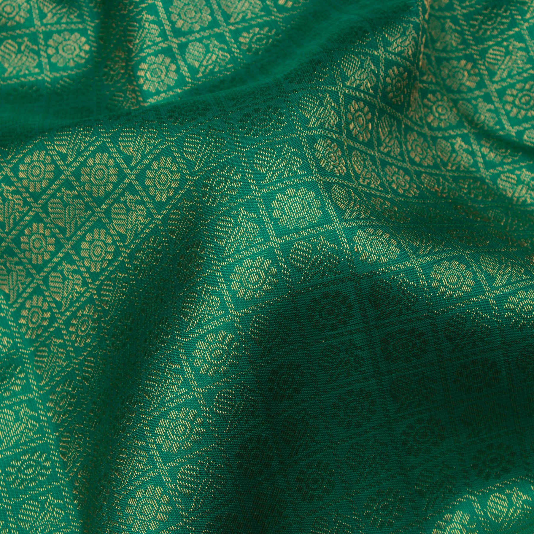 Kanakavalli Kanjivaram Silk Sari 24-110-HS001-13013 - Fabric View