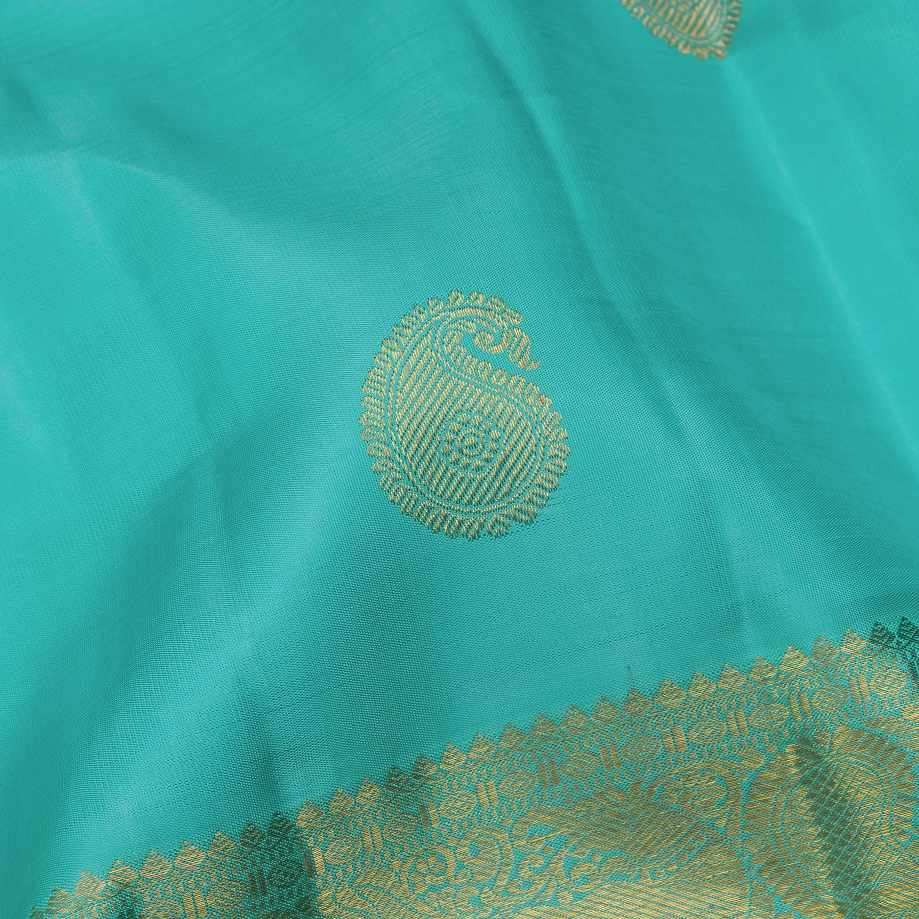 Kanakavalli Kanjivaram Silk Sari 24-110-HS001-14033 - Fabric View