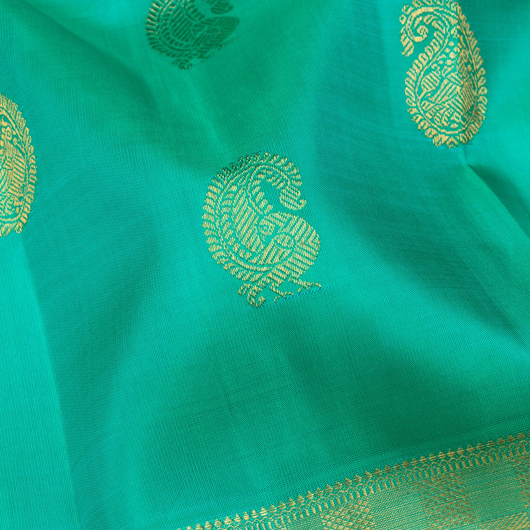 Kanakavalli Kanjivaram Silk Sari 24-110-HS001-14034 - Fabric View