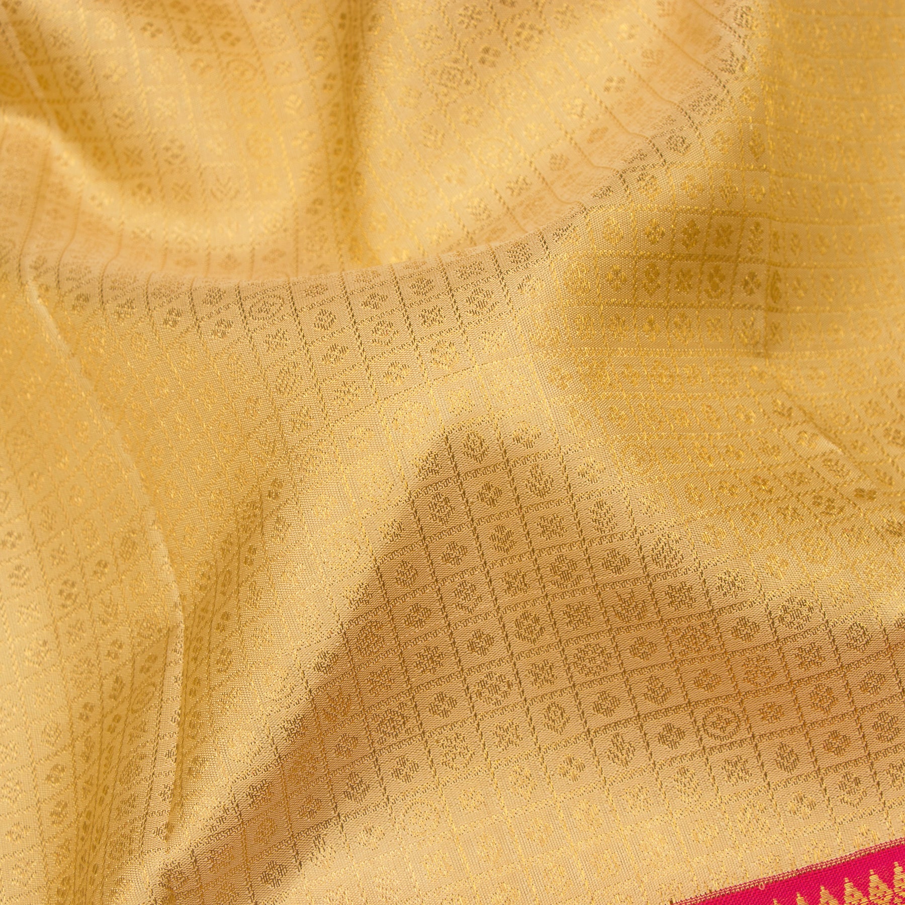 Kanakavalli Kanjivaram Silk Sari 24-110-HS001-14488 - Fabric View