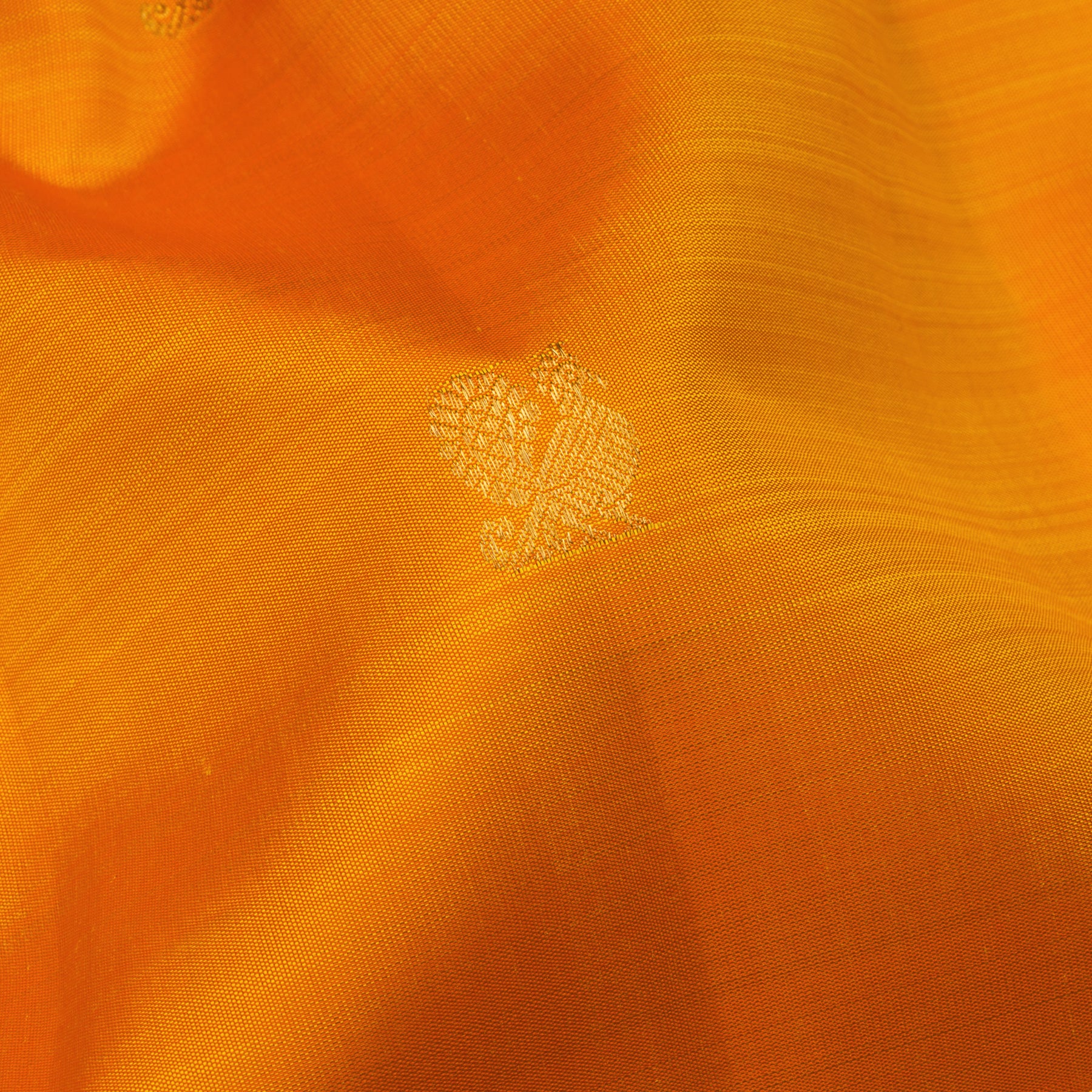 Kanakavalli Kanjivaram Silk Sari 24-110-HS001-14533 - Fabric View