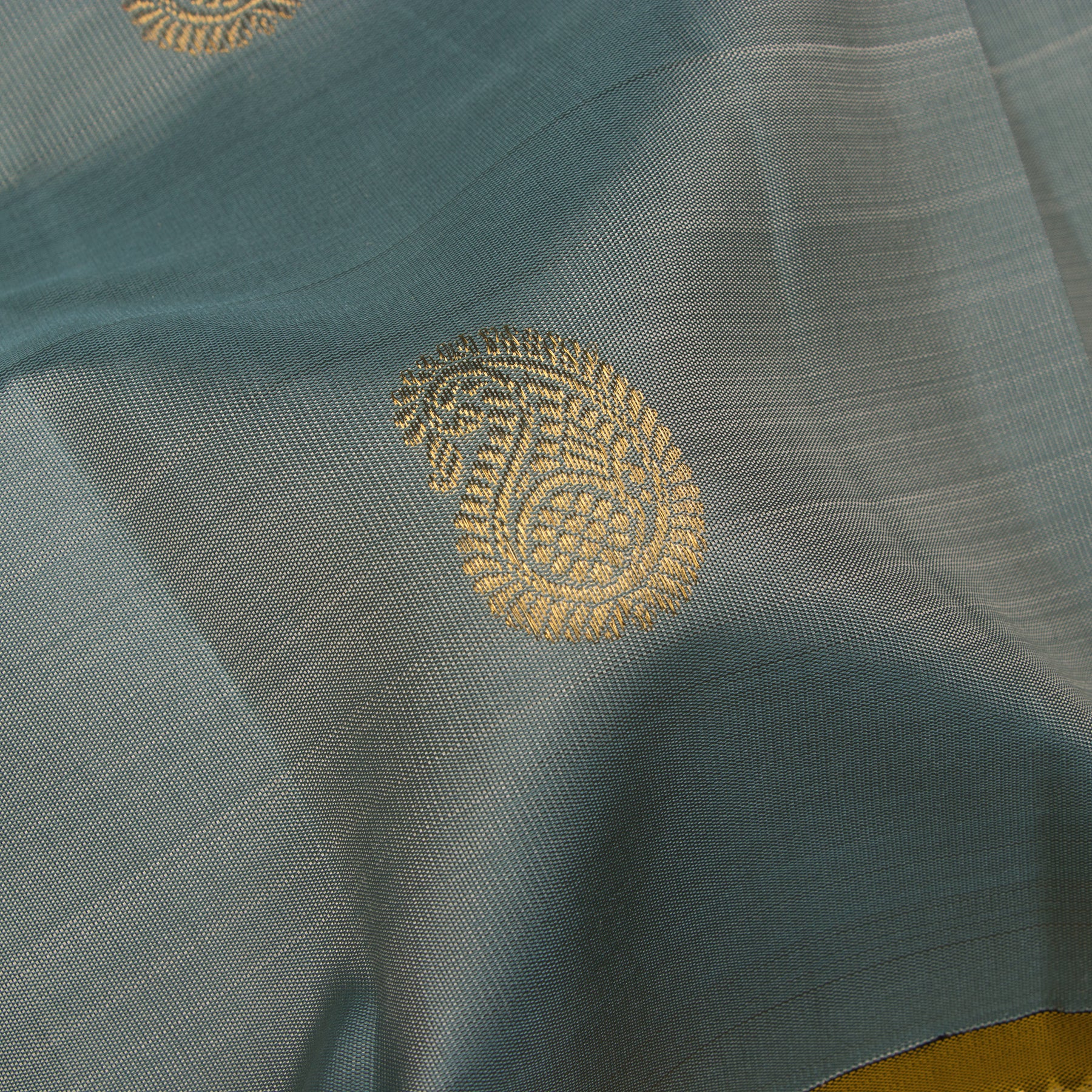 Kanakavalli Kanjivaram Silk Sari 24-110-HS001-14536 - Fabric View