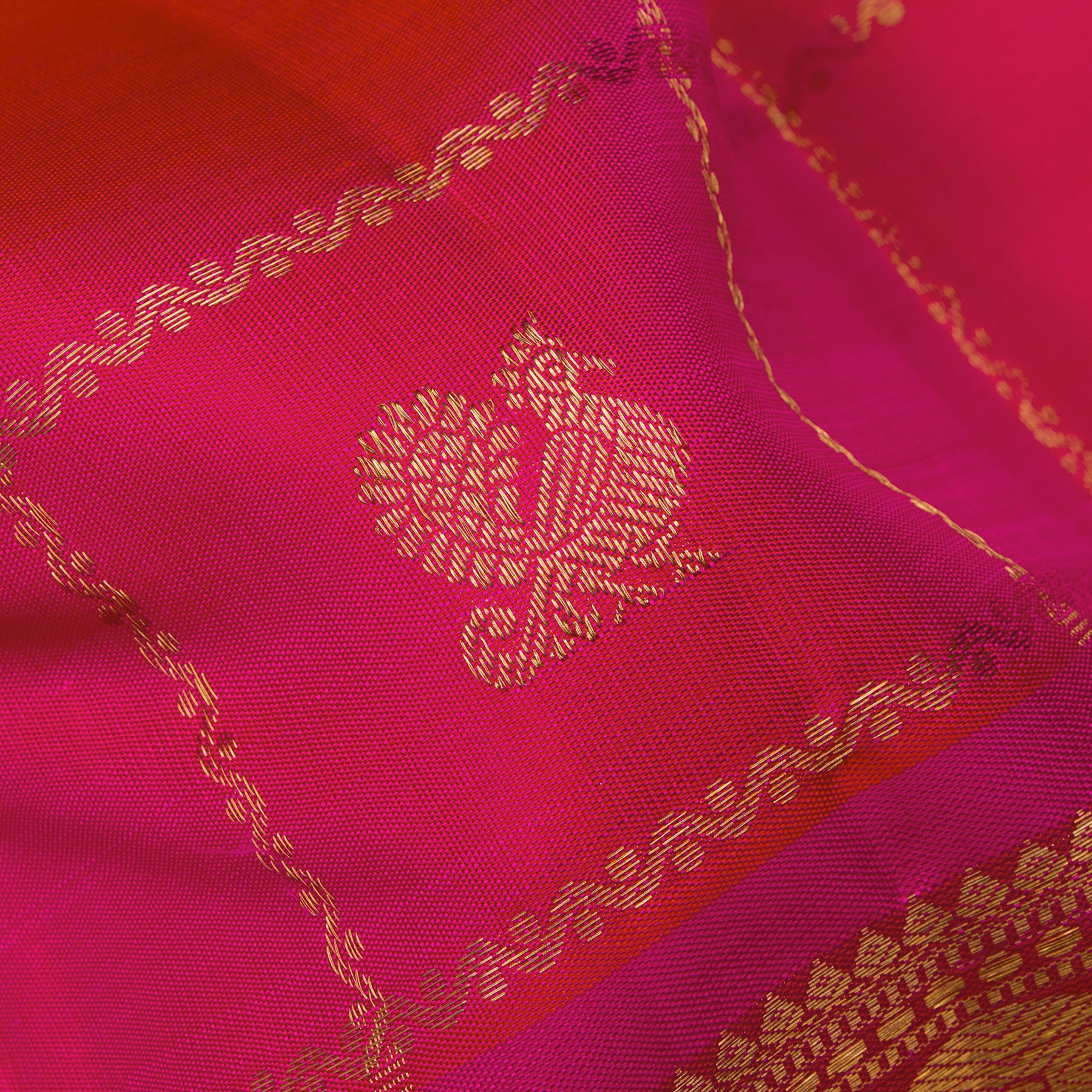 Kanakavalli Kanjivaram Silk Sari 24-110-HS001-14575 - Fabric View