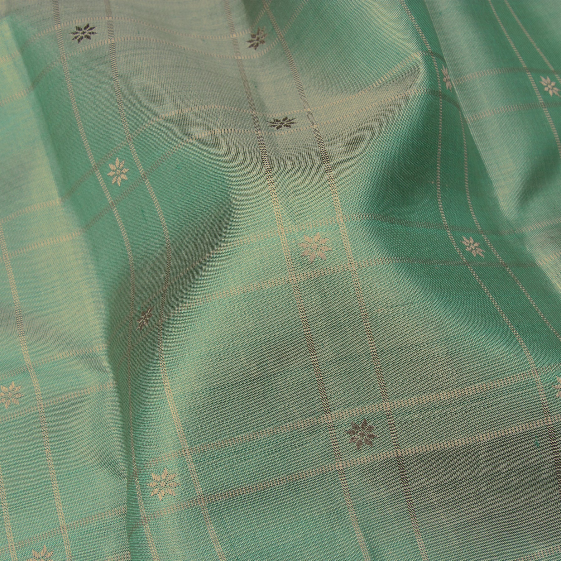 Kanakavalli Kanjivaram Silk Sari 24-595-HS001-00940 - Fabric View