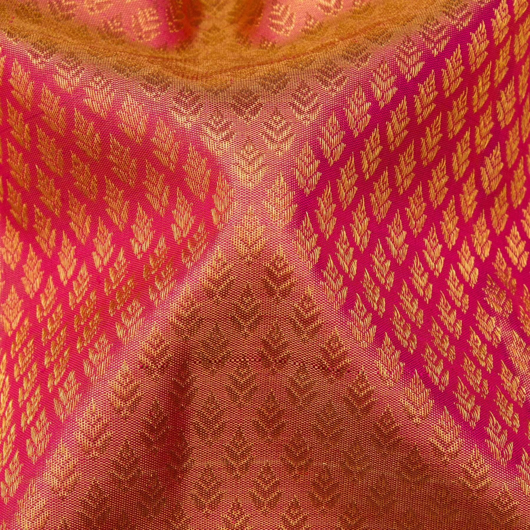 Kanakavalli Kanjivaram Silk Sari 24-595-HS001-01290 - Fabric View